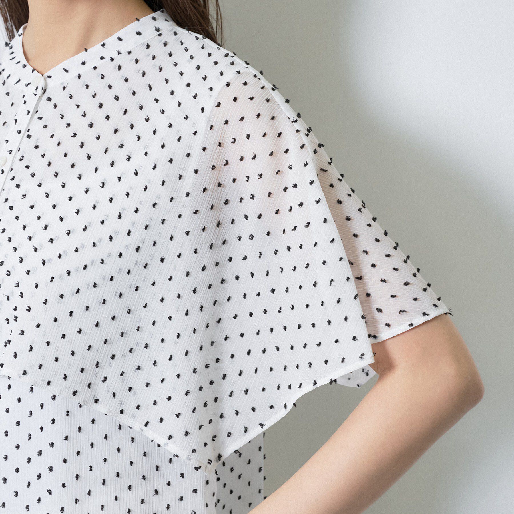 INDIVI「【洗える／ドットモチーフ】ケープスリーブブラウス」|シャツ・ブラウス|