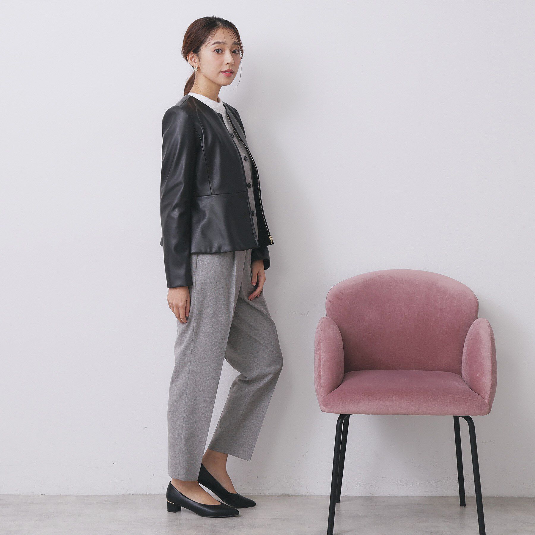 index「レザー調ストレッチペプラムジャケット【洗える】」|ノーカラージャケット|