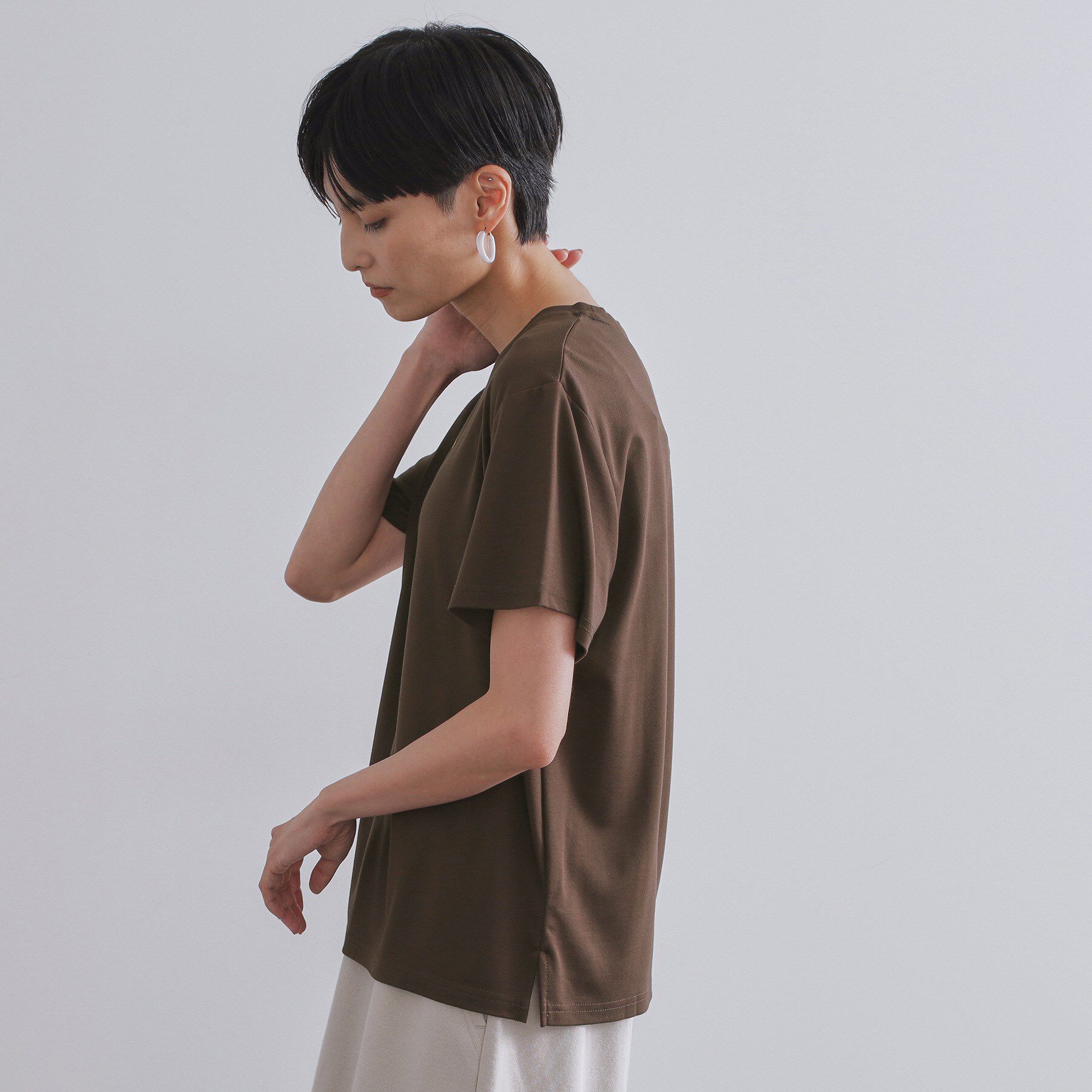 OPAQUE.CLIP「メタリック刺繍ロゴTシャツ【接触冷感/洗濯機洗い可】」|Tシャツ・カットソー|