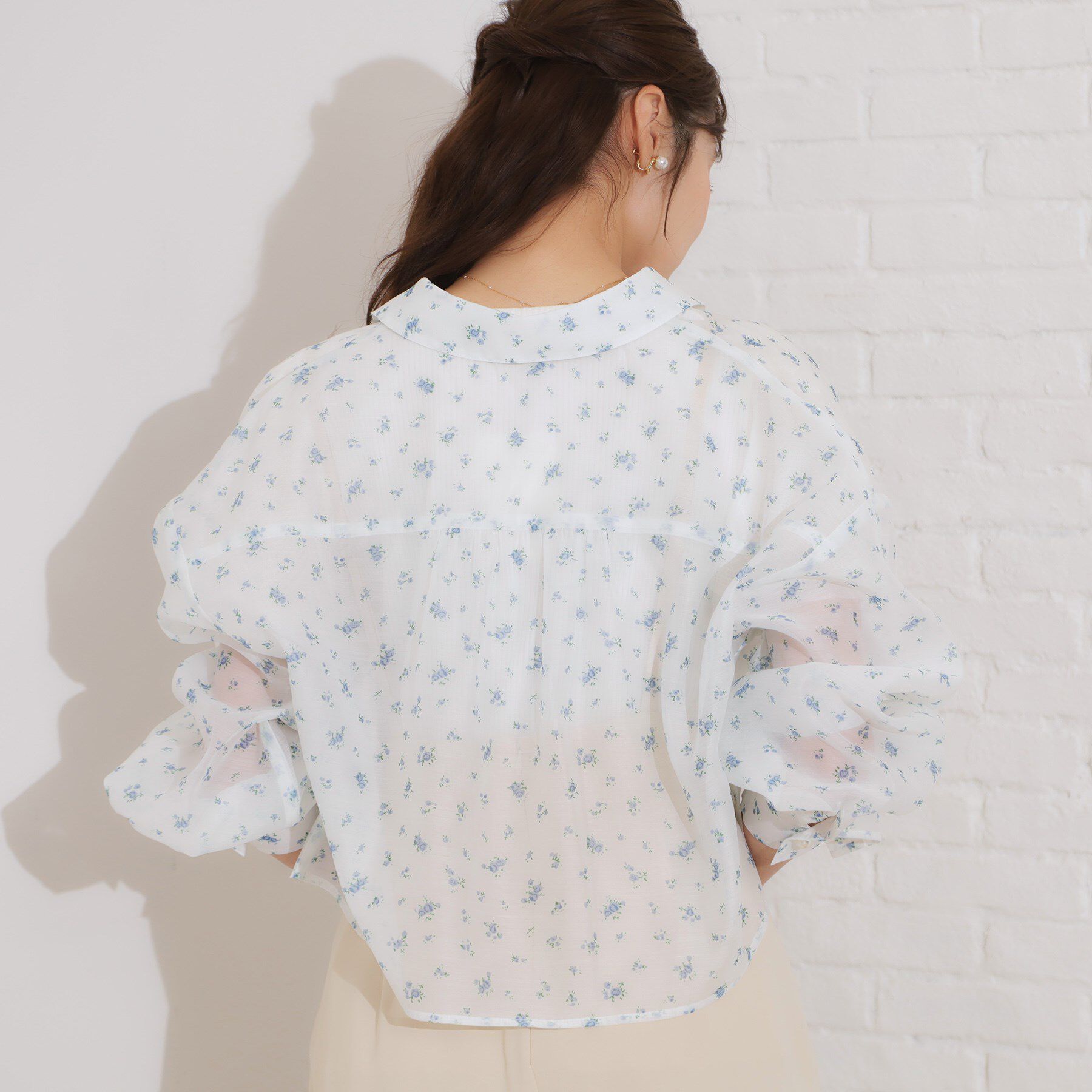 Couture broach「【洗える・オシャレな透け感】パール調ボタンシアーシャツ」|シャツ・ブラウス|