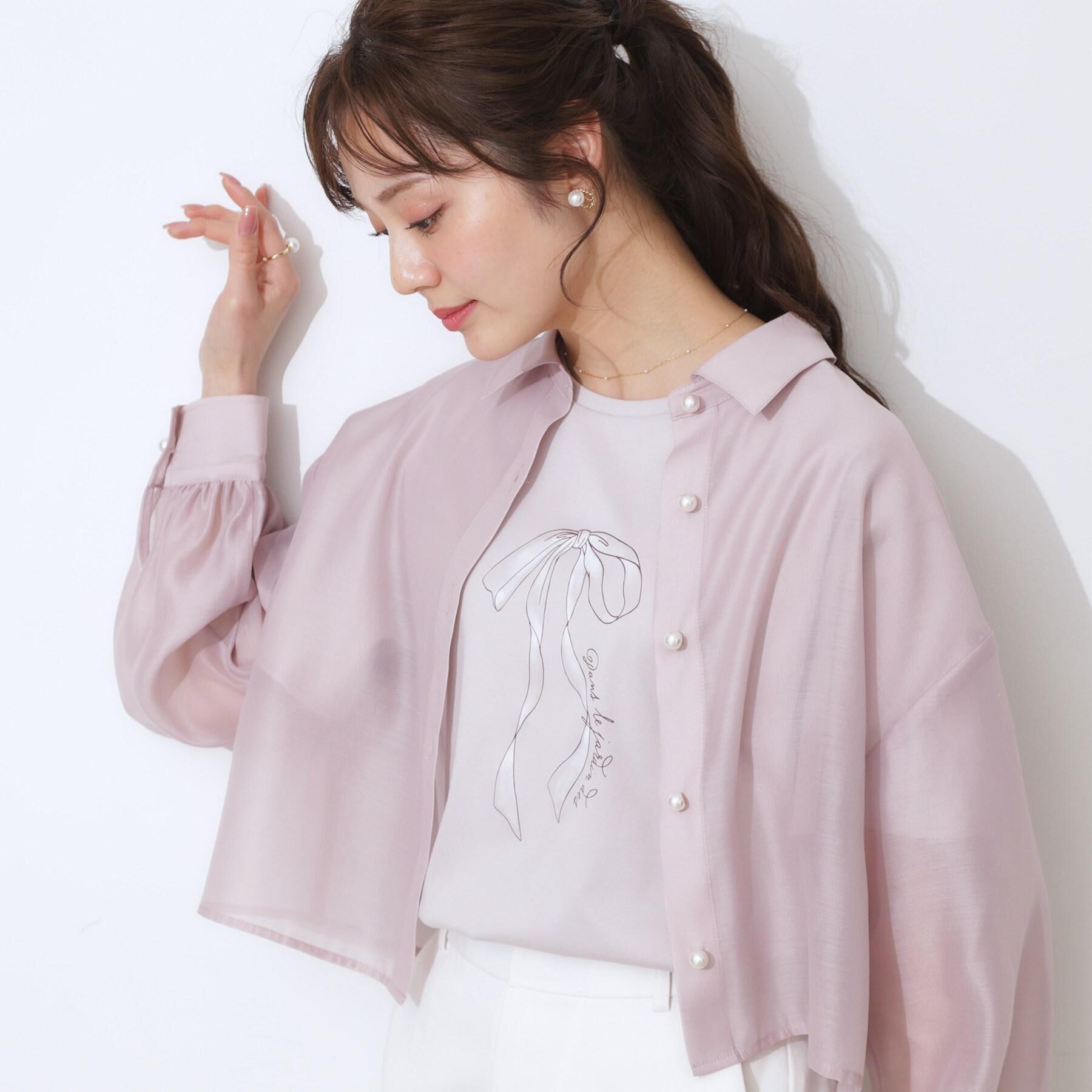 Couture broach「【洗える・オシャレな透け感】パール調ボタンシアーシャツ」|シャツ・ブラウス|ピンクベージュ(05