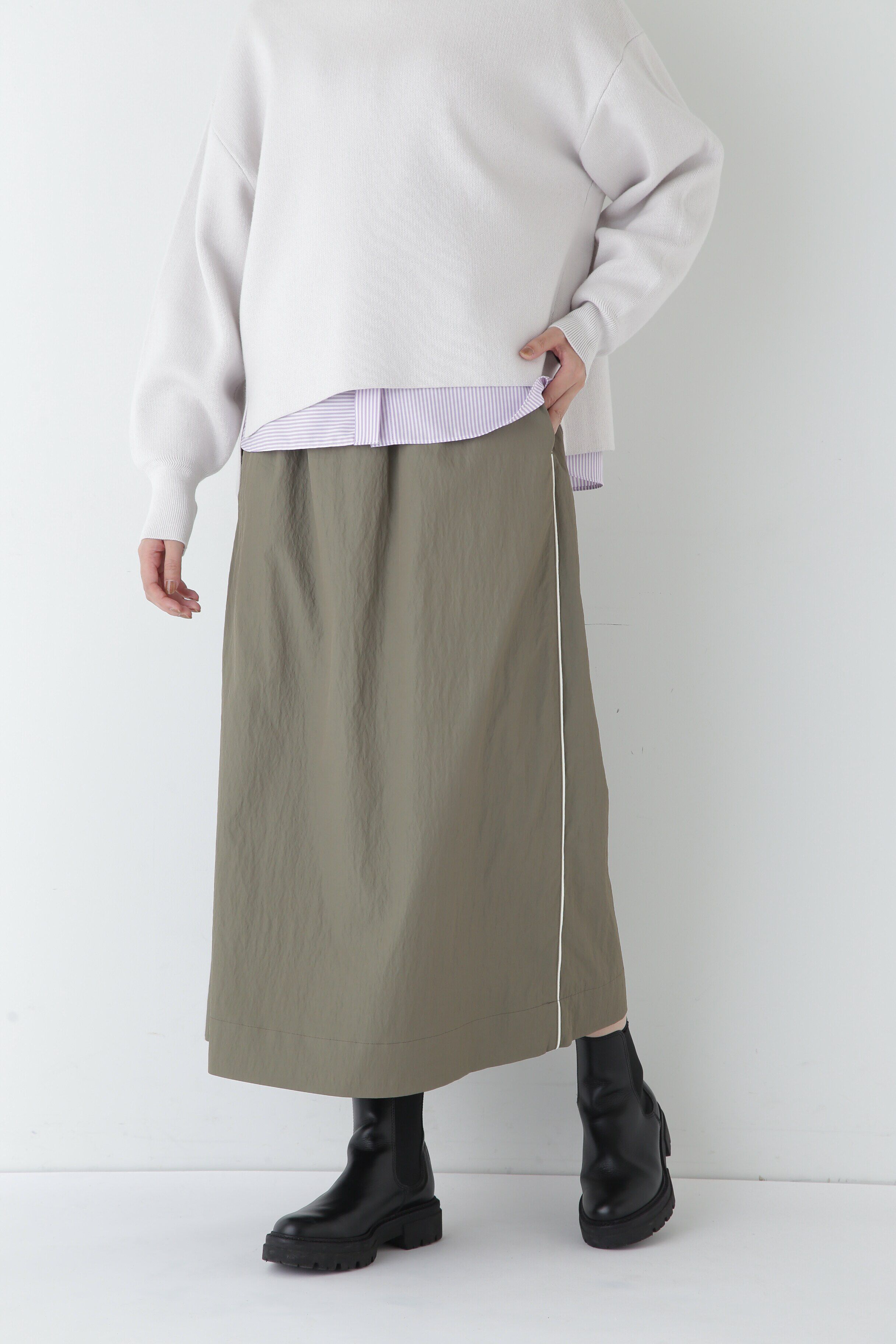  「◆マットツイル脇配色ラインスカート」|スカート|カーキ