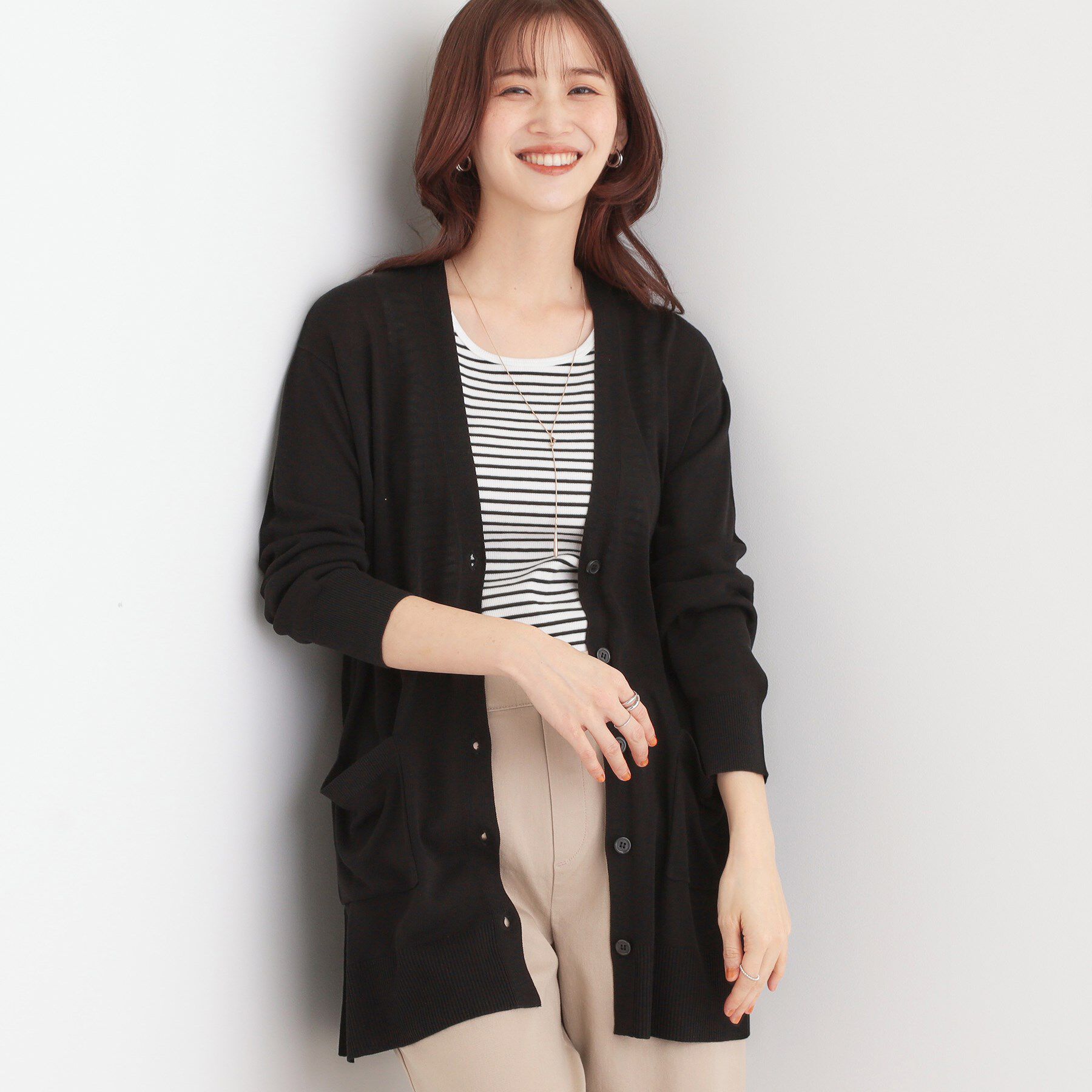 SHOO･LA･RUE「【洗える/UV】さらっと羽織れる ミドル丈Vネックカーディガン」|カーディガン|ブラック(019)