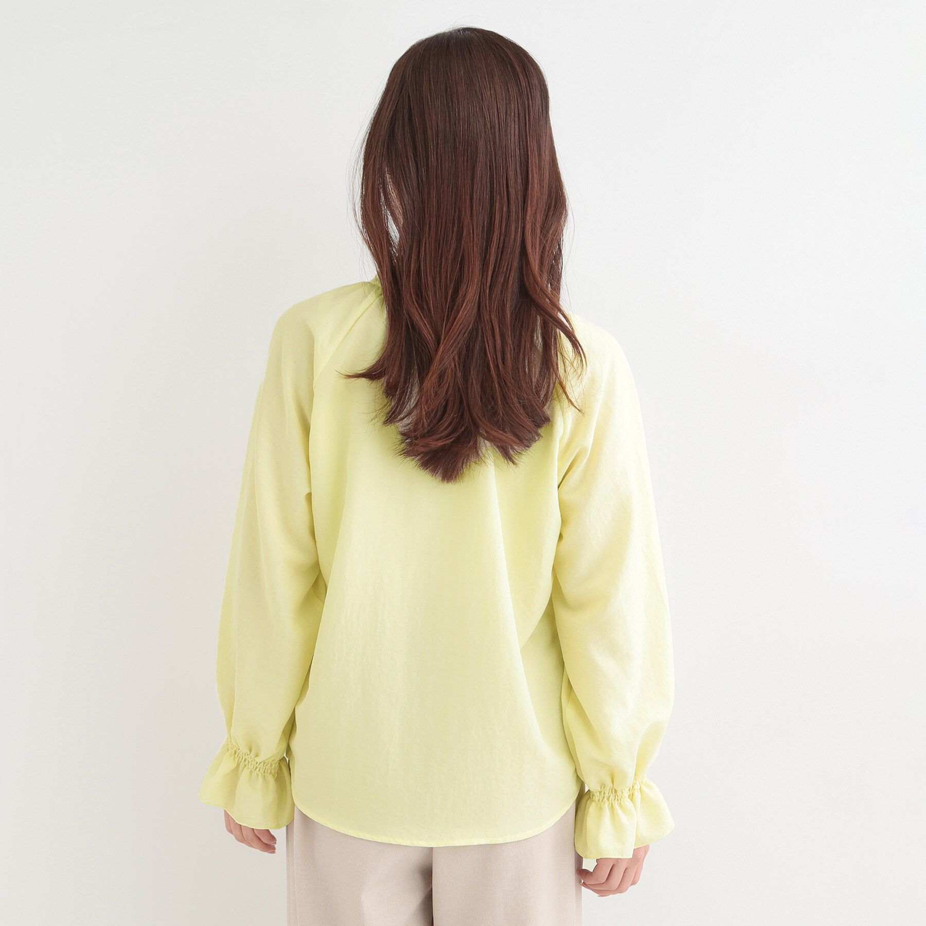 SHOO･LA･RUE「【洗濯後しわになりにくい/S-LL/UV】1枚で華やか　フリル使いがポイント　柔らかブラウス」|シャツ・ブラウス|