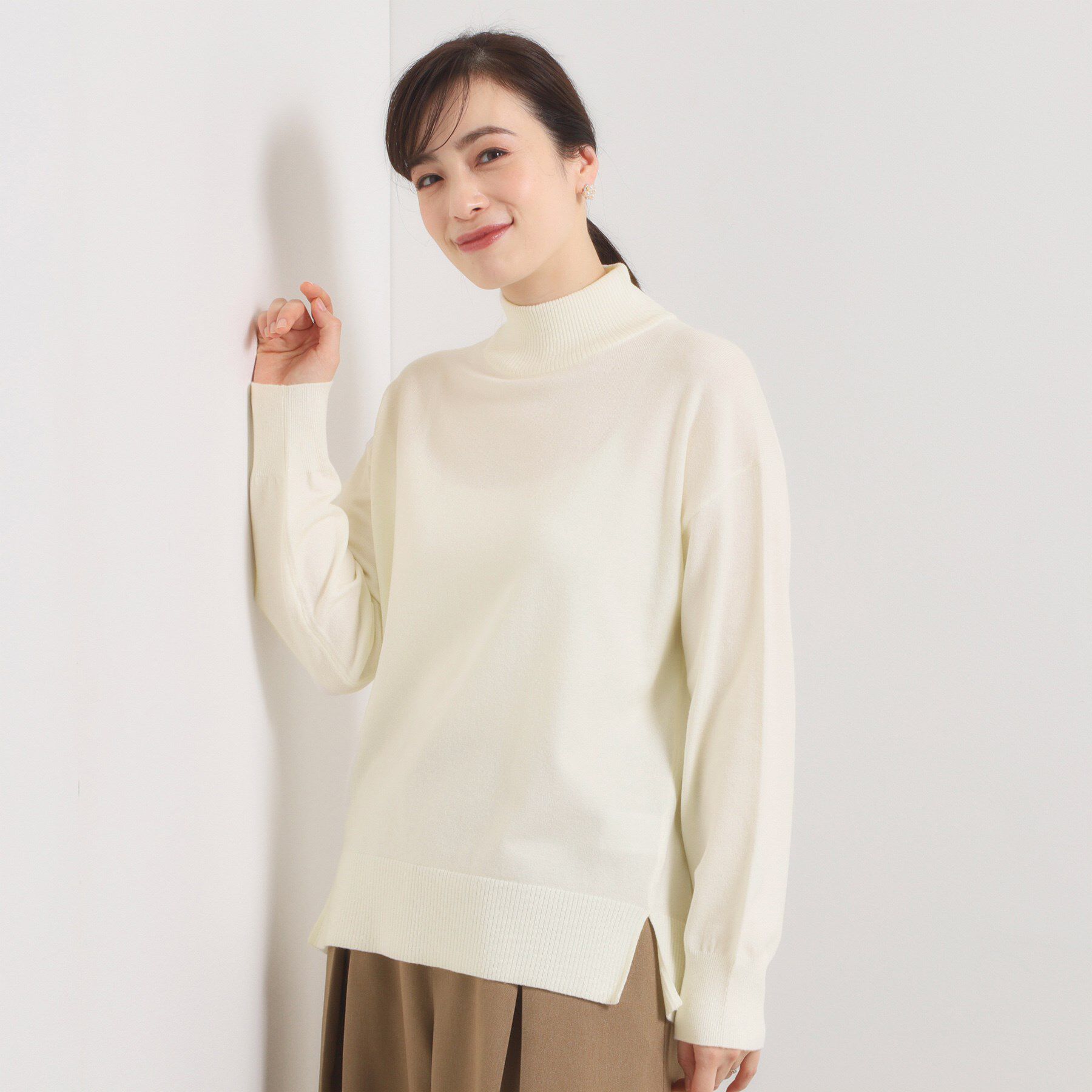 ITS&rsquo;DEMO「【静電気防止／手洗い可】クリーミータッチハイネックニット」|ニット・セーター|