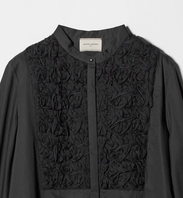 UNITED ARROWS「サテン エンブロイダリーフラワー シャツ ブラウス」|シャツ・ブラウス|