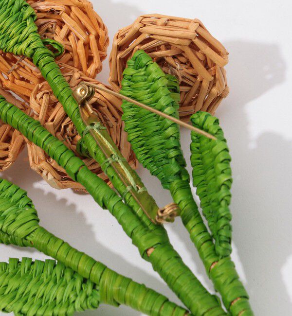 TOMORROWLAND GOODS「Mercedes Salazar Roses&Bee ブローチ」|ブローチ・コサージュ|