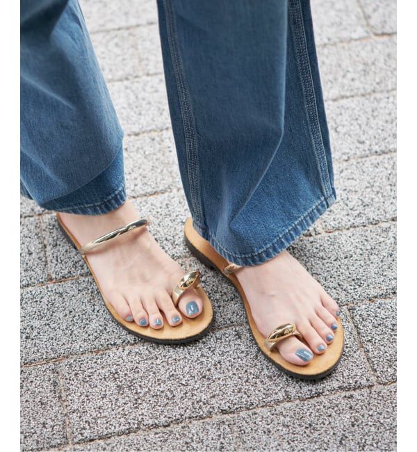 SLOBE IENA「NICOLAS LAINAS/ニコラスライナス SLOBE別注 メタルフラットサンダル」|サンダル|