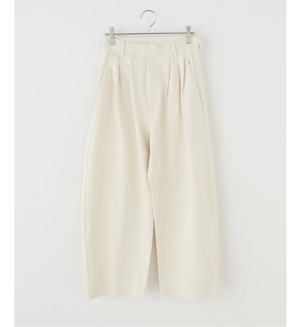 Spick and Span「コットンサテンタックカーブパンツ」|スラックス|