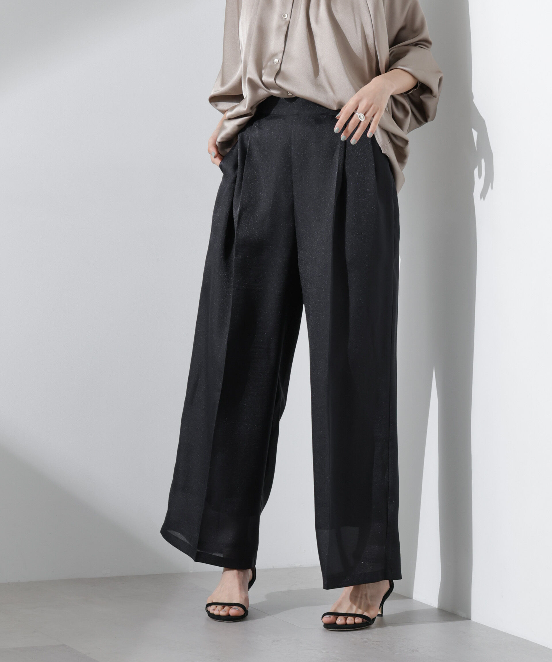 nano･universe「シアーヘムタックワイドパンツ」|チノ|