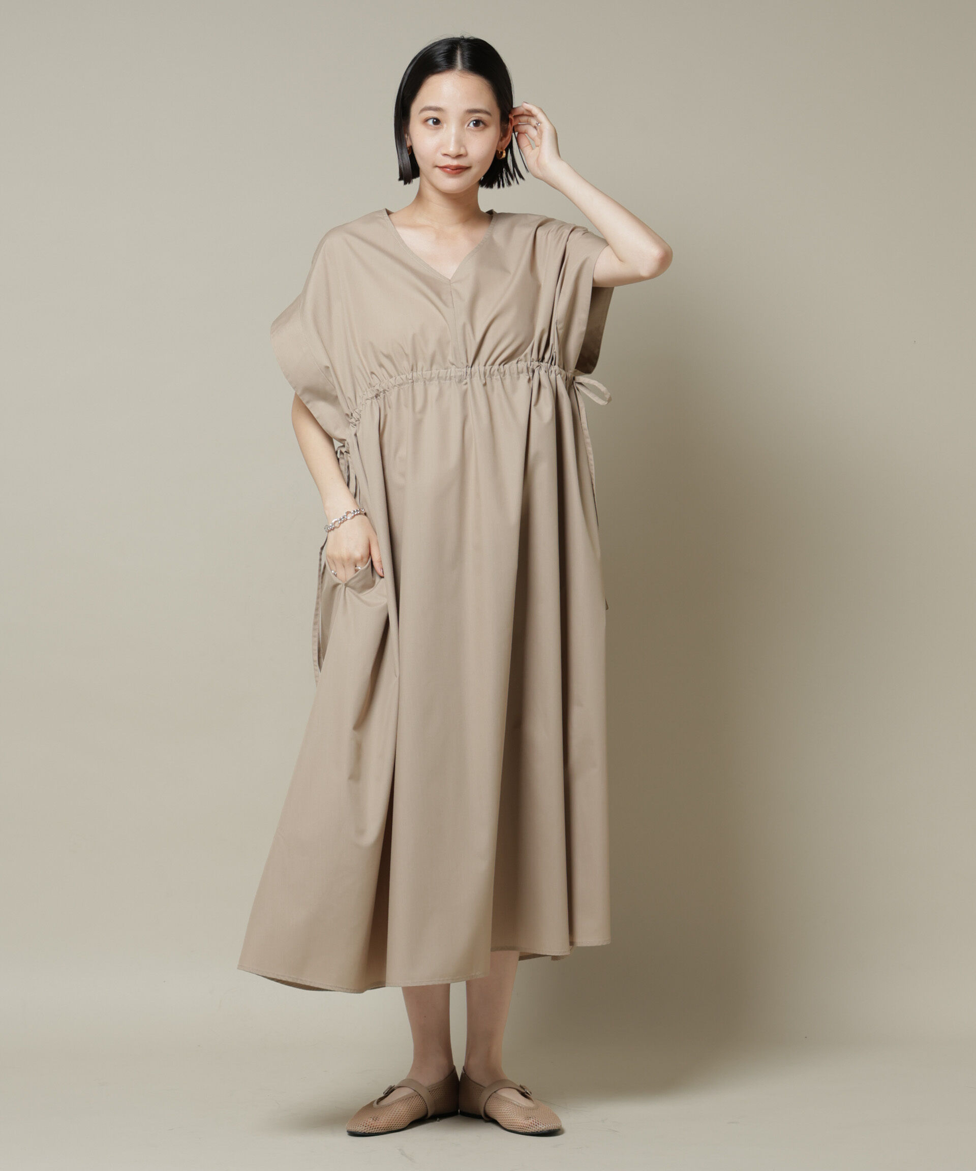 nano･universe「ドロストギャザードルマンワンピース」|ワンピース|ベージュ