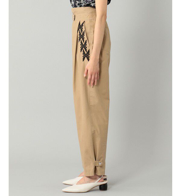 GRACE CONTINENTAL「刺繍テーパードパンツ」|チノ|