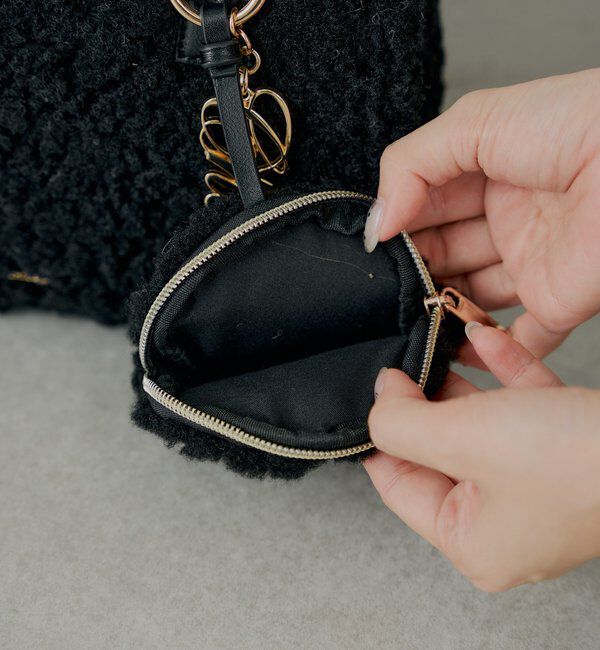  「ロゴチャーム付きスエードムートンバッグ」|ボストンバッグ|