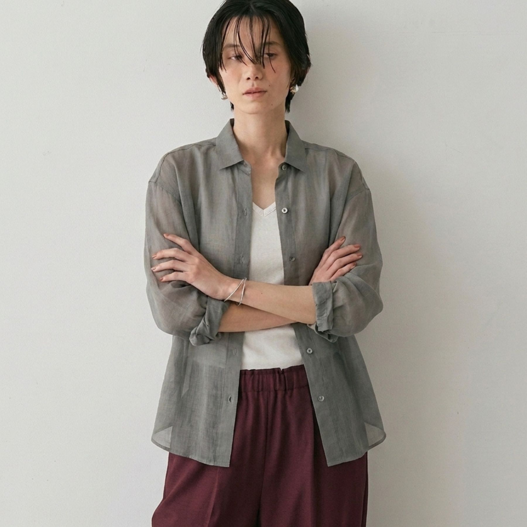 qualite「リネン混レギュラーシャツ」|シャツ・ブラウス|モカ