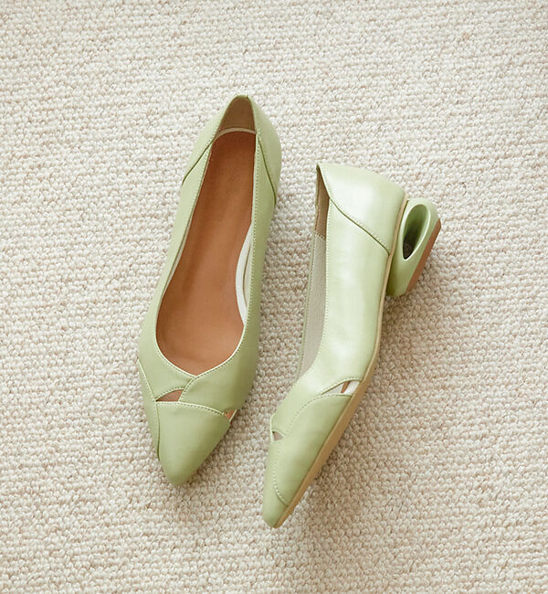 AU BANNISTER「ホールヒール フラットパンプス」|パンプス|グリーン