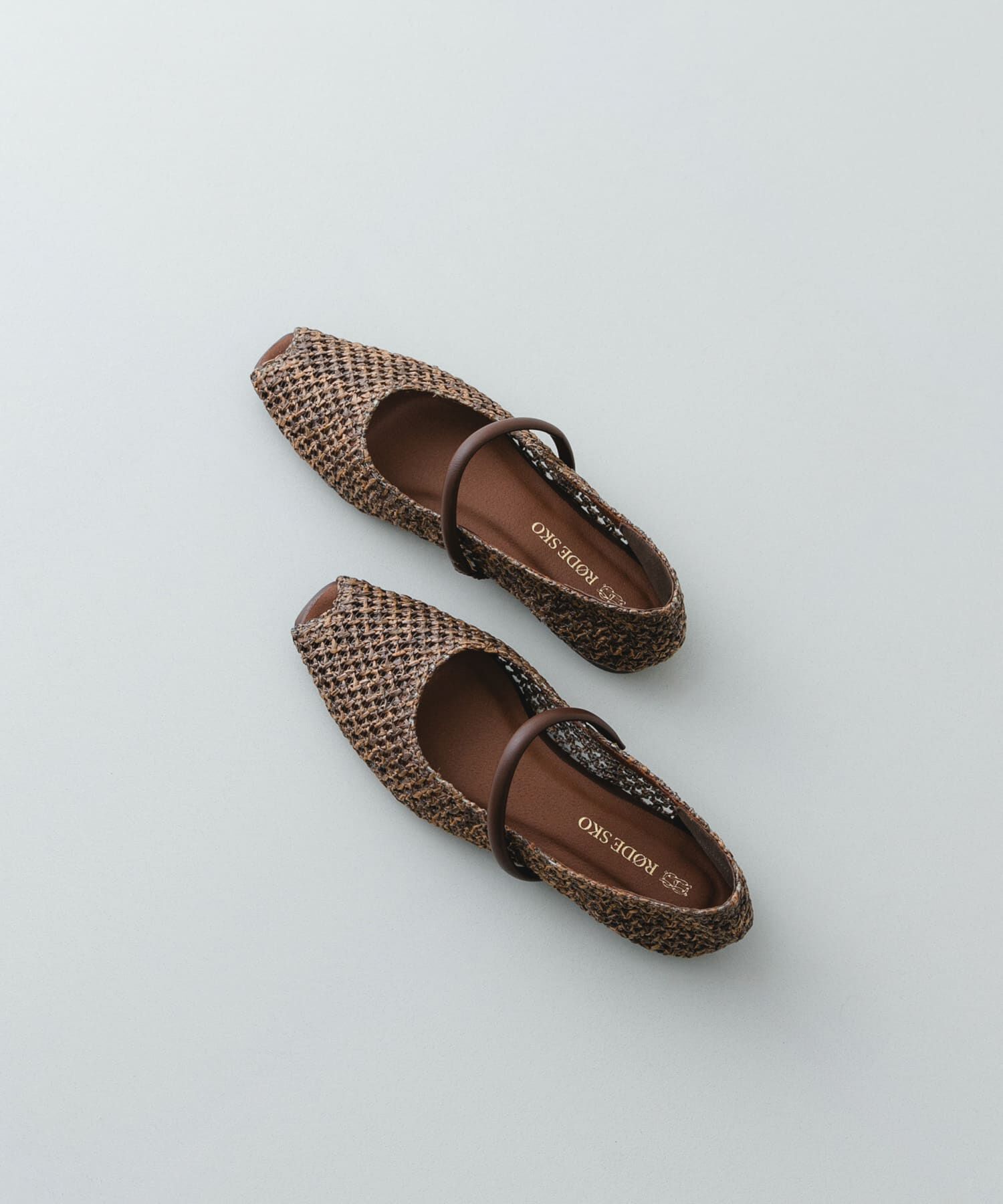 RODE SKO「ピープトゥベルトメッシュフラット」|その他|