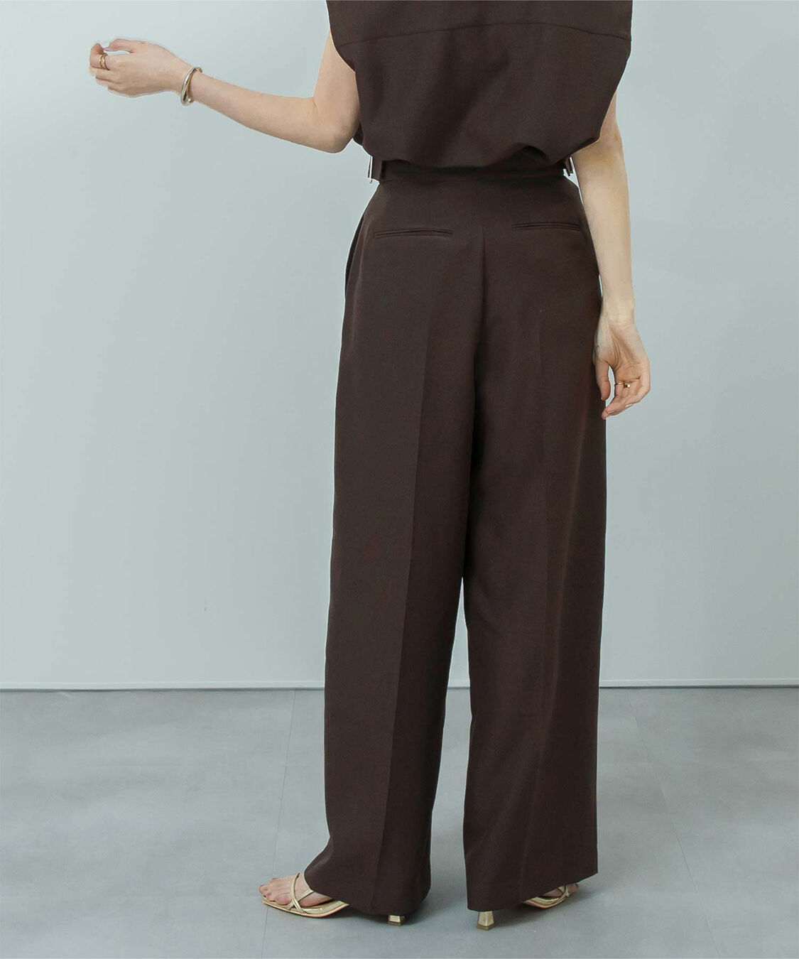 ur's「リネンライクサイドベルトデザインタックワイドパンツ」|スラックス|