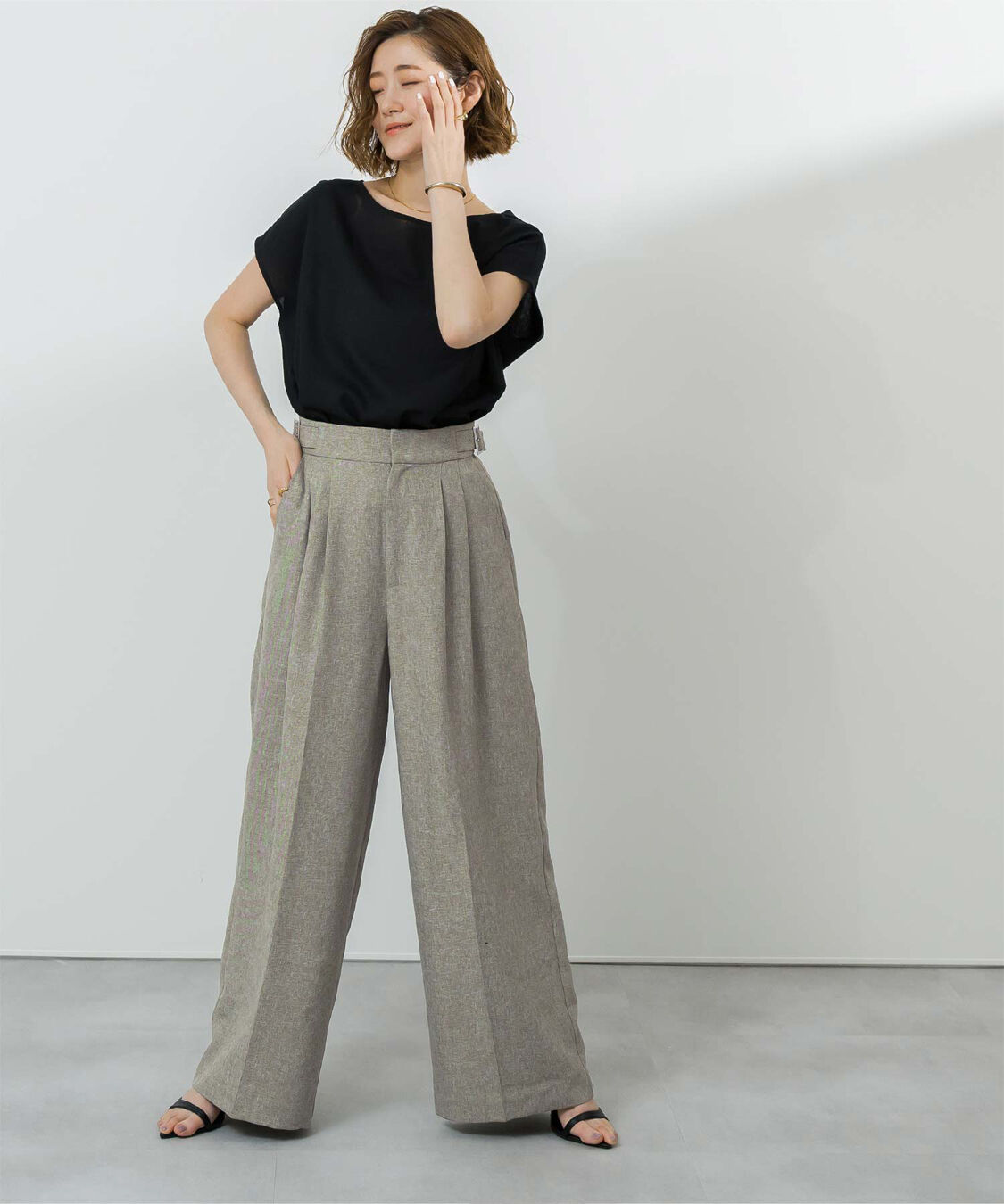 ur's「リネンライクサイドベルトデザインタックワイドパンツ」|スラックス|
