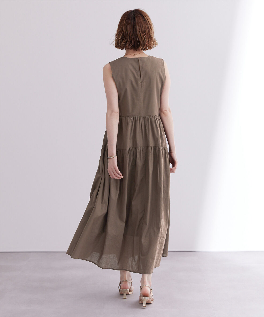 ur's「コットンクルーネックティアードワンピース」|ワンピース|