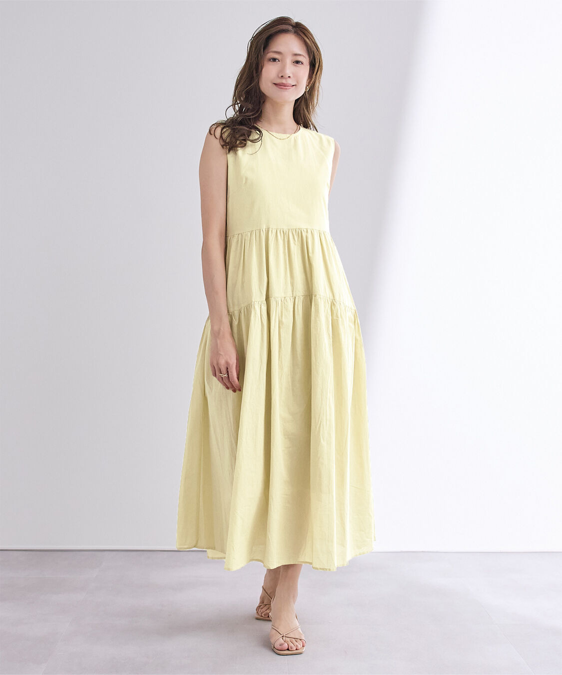 ur's「コットンクルーネックティアードワンピース」|ワンピース|ライトイエロー