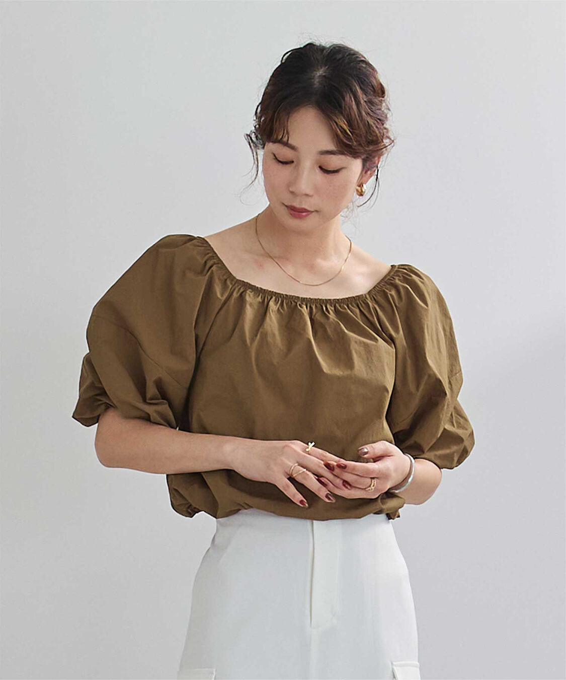 ur's「【黒川翼さんコラボアイテム】撥水オフショルプルオーバー」|シャツ・ブラウス|ブラウン