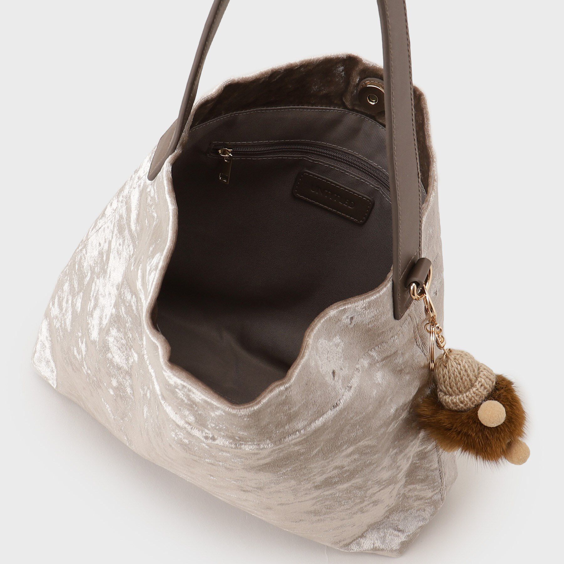 UNTITLED「【トレンド／バッグチャーム付き】ワンハンドルバッグ」|ショルダー・メッセンジャー|