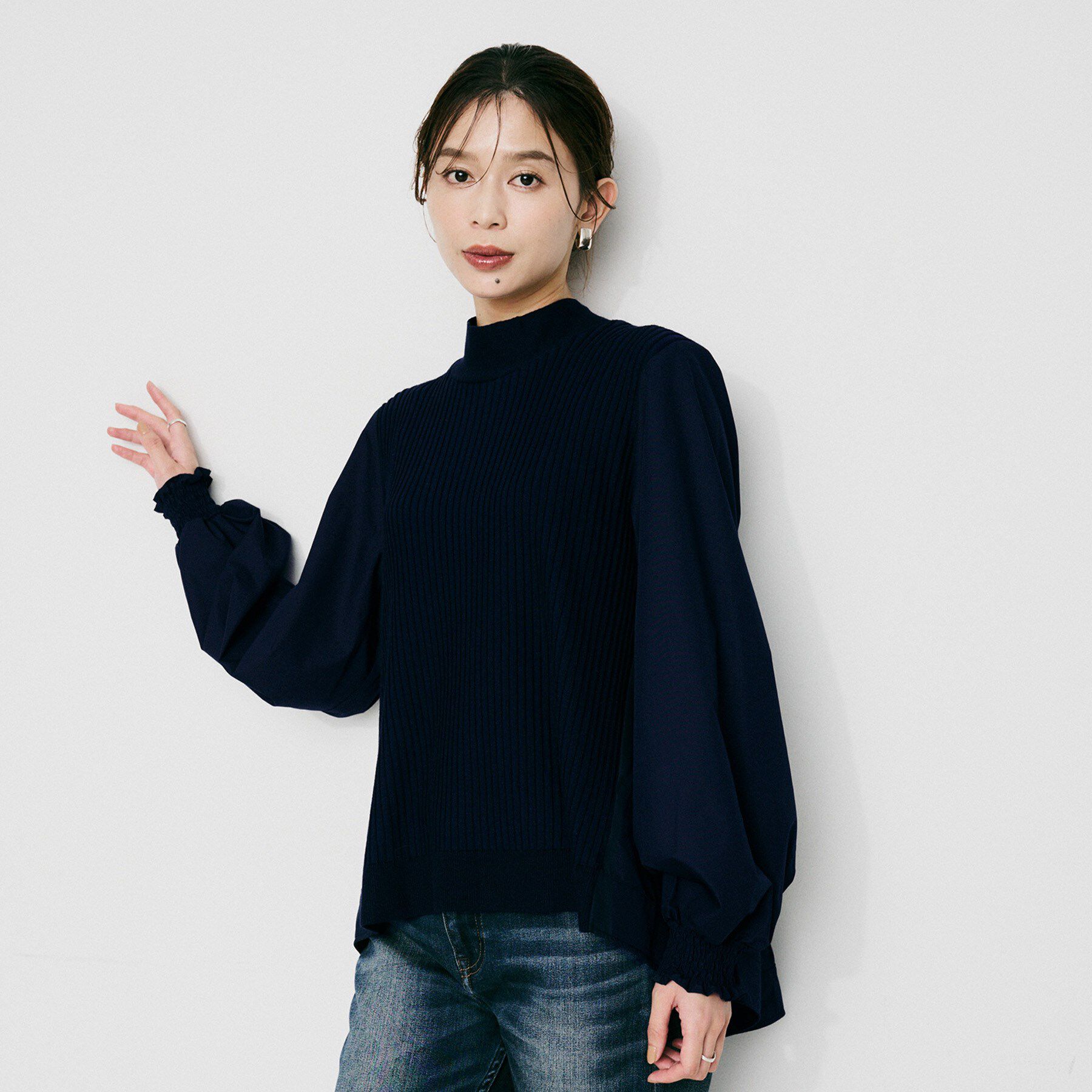 UNTITLED「【TORRAZZO DONNA】ニット&times;ファブリック ハイブリッドブラウス」|シャツ・ブラウス|ネイビー(094)