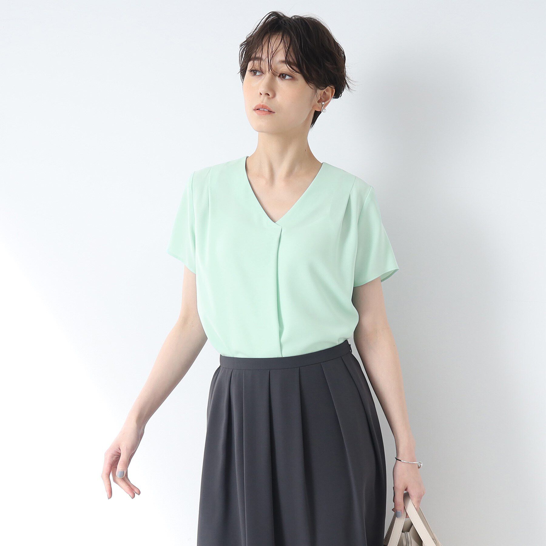 INDIVI「【洗える/通勤/UVケア/接触冷感】タックブラウス」|シャツ・ブラウス|カーキ&グリーン(0