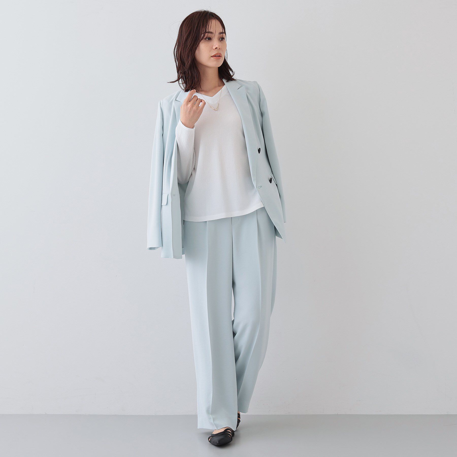 INDIVI「【洗える／凹凸素材】Vネックカットソートップス」|Tシャツ・カットソー|