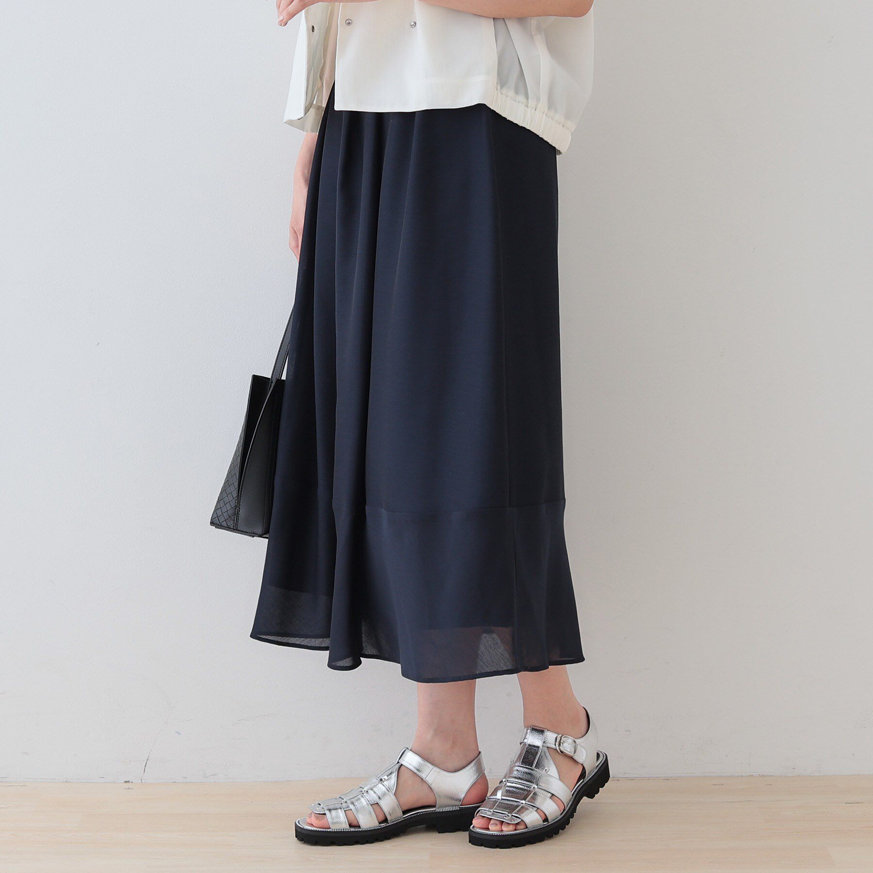 INDIVI「新色登場！【洗える／エアリー素材】巻き風ロングスカート」|スカート|