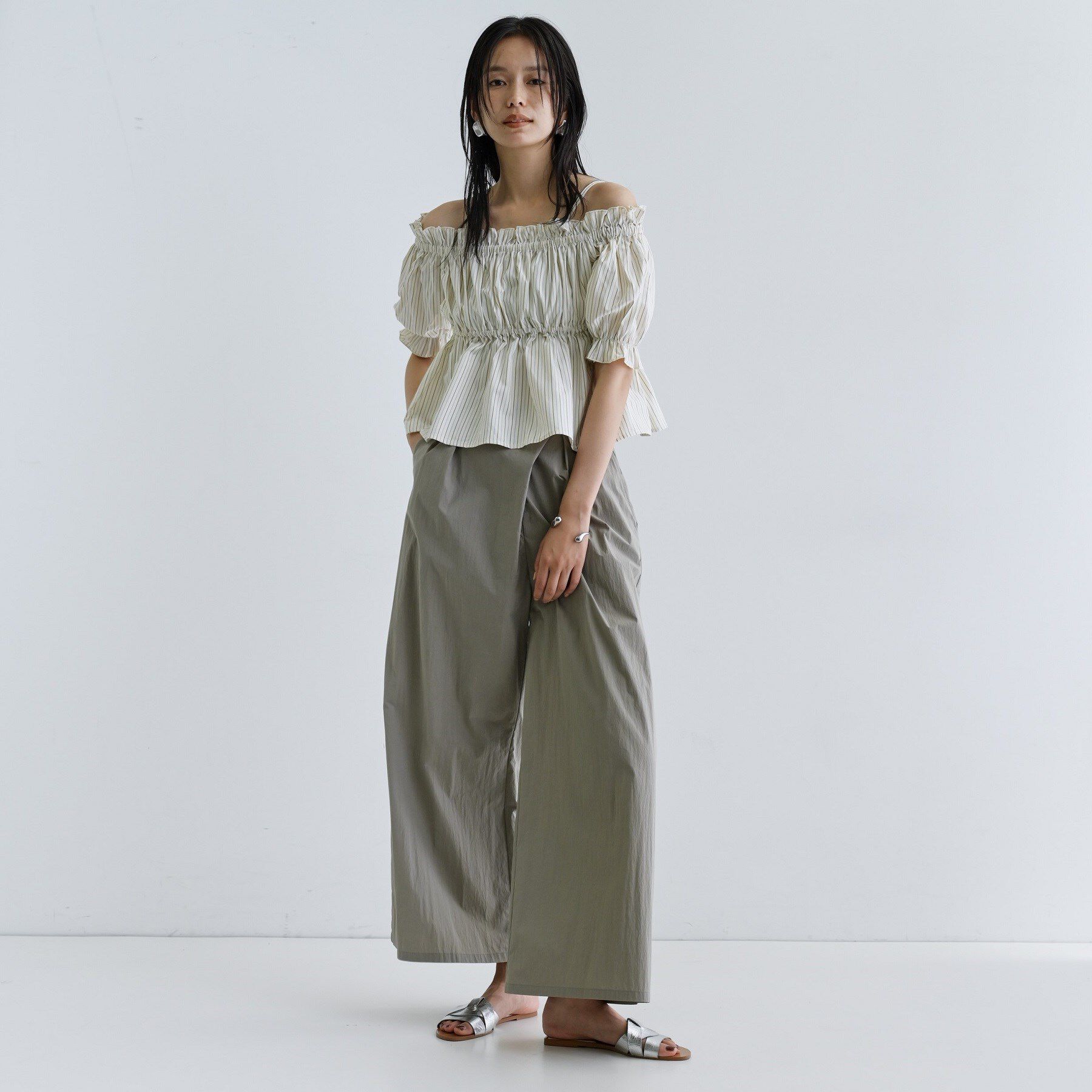 GALLEST「【一部店舗限定】オフショルシャーリングブラウス」|シャツ・ブラウス|