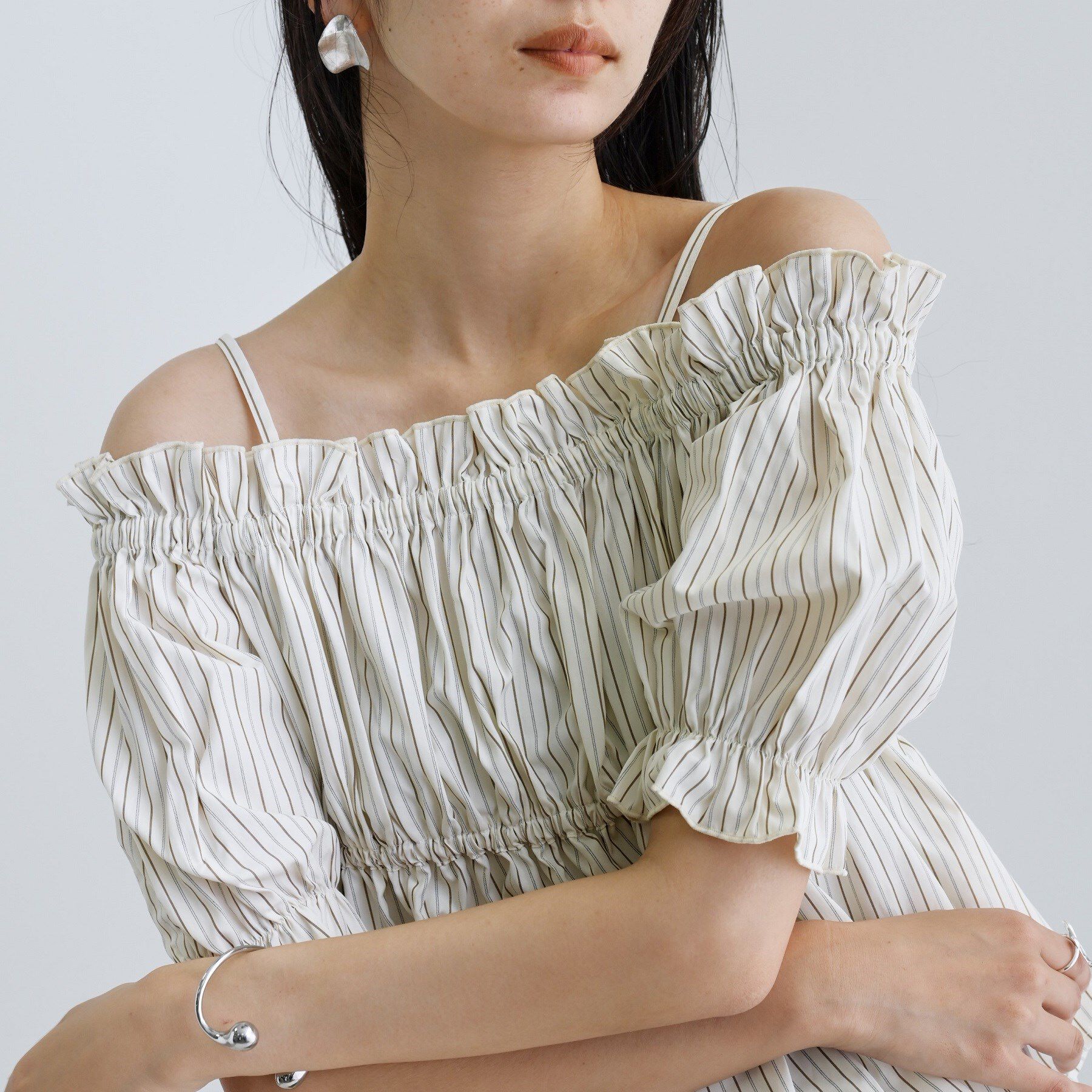 GALLEST「【一部店舗限定】オフショルシャーリングブラウス」|シャツ・ブラウス|