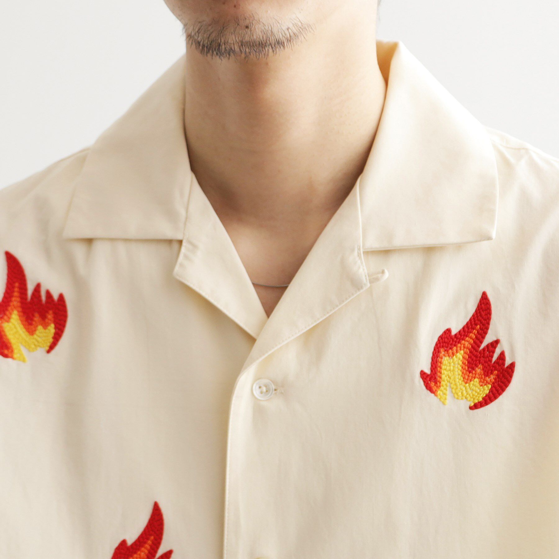 tk.TAKEO KIKUCHI「K&rsquo;PJT by AYUTA 『炎刺繍シャツ』」|シャツ・ブラウス|