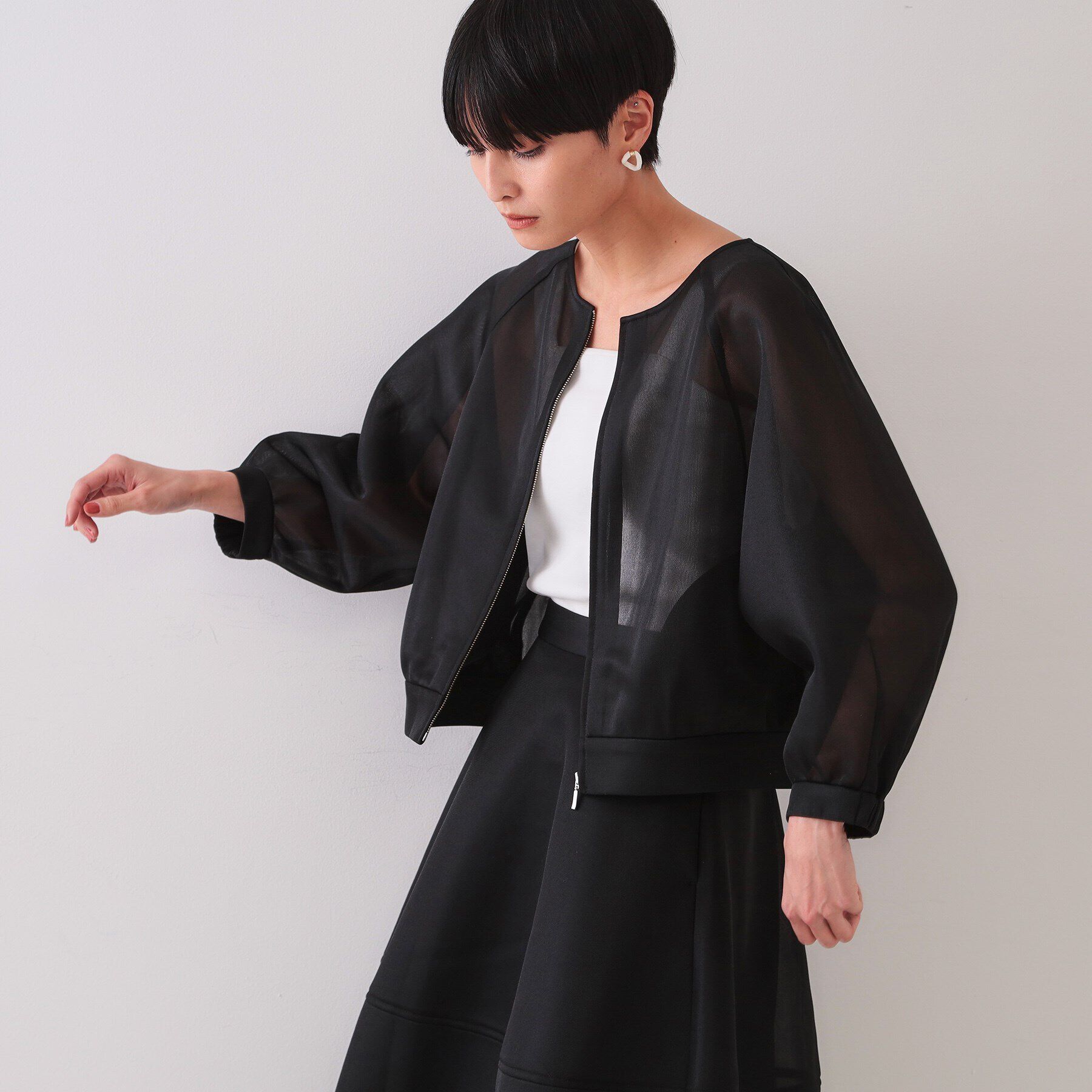 OPAQUE.CLIP「スポンディッシュシアーノーカラーブルゾン【洗濯機洗い可】」|ブルゾン・スタジャン|ブラック(019)