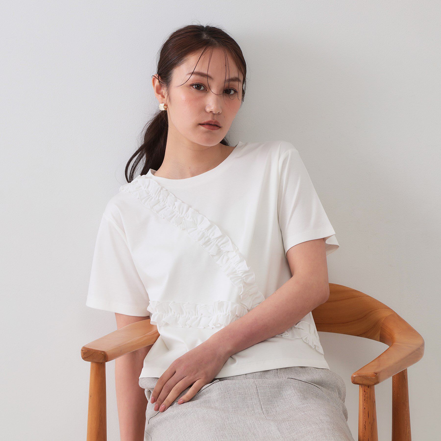 OPAQUE.CLIP「《美人百花掲載》アシメフリルドッキングカットソー【洗濯機洗い可】」|Tシャツ・カットソー|ホワイト(001)