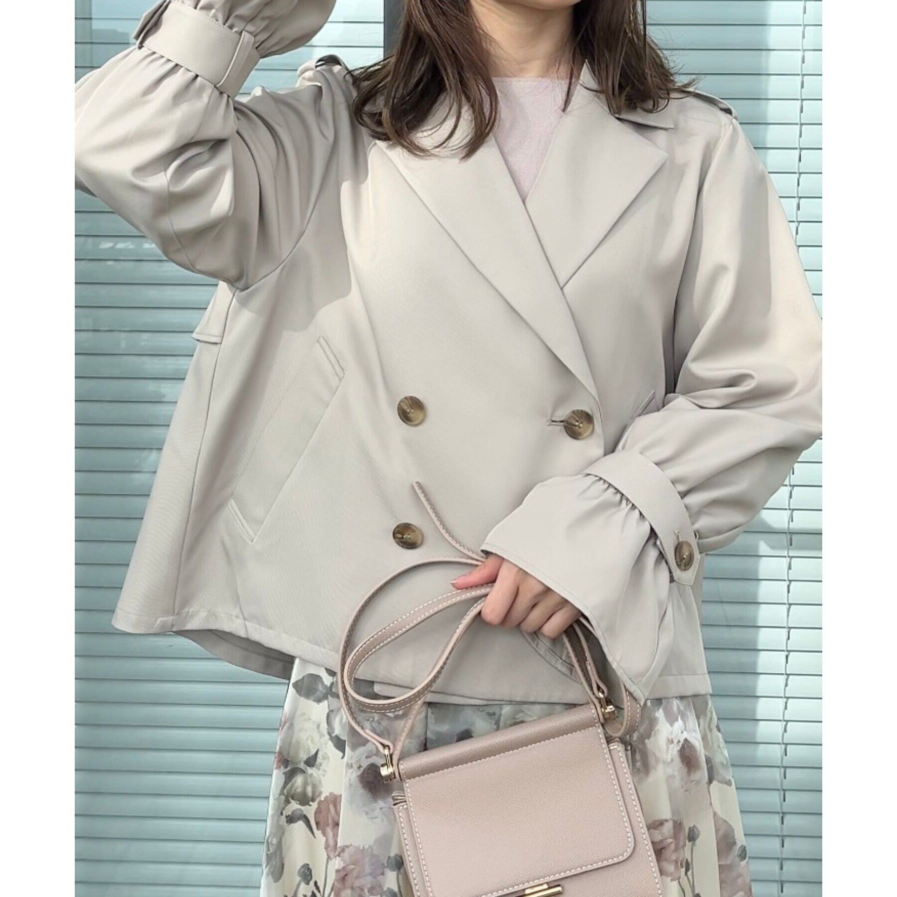 Couture broach「【華やか・主役級】ショートトレンチ」|トレンチコート|