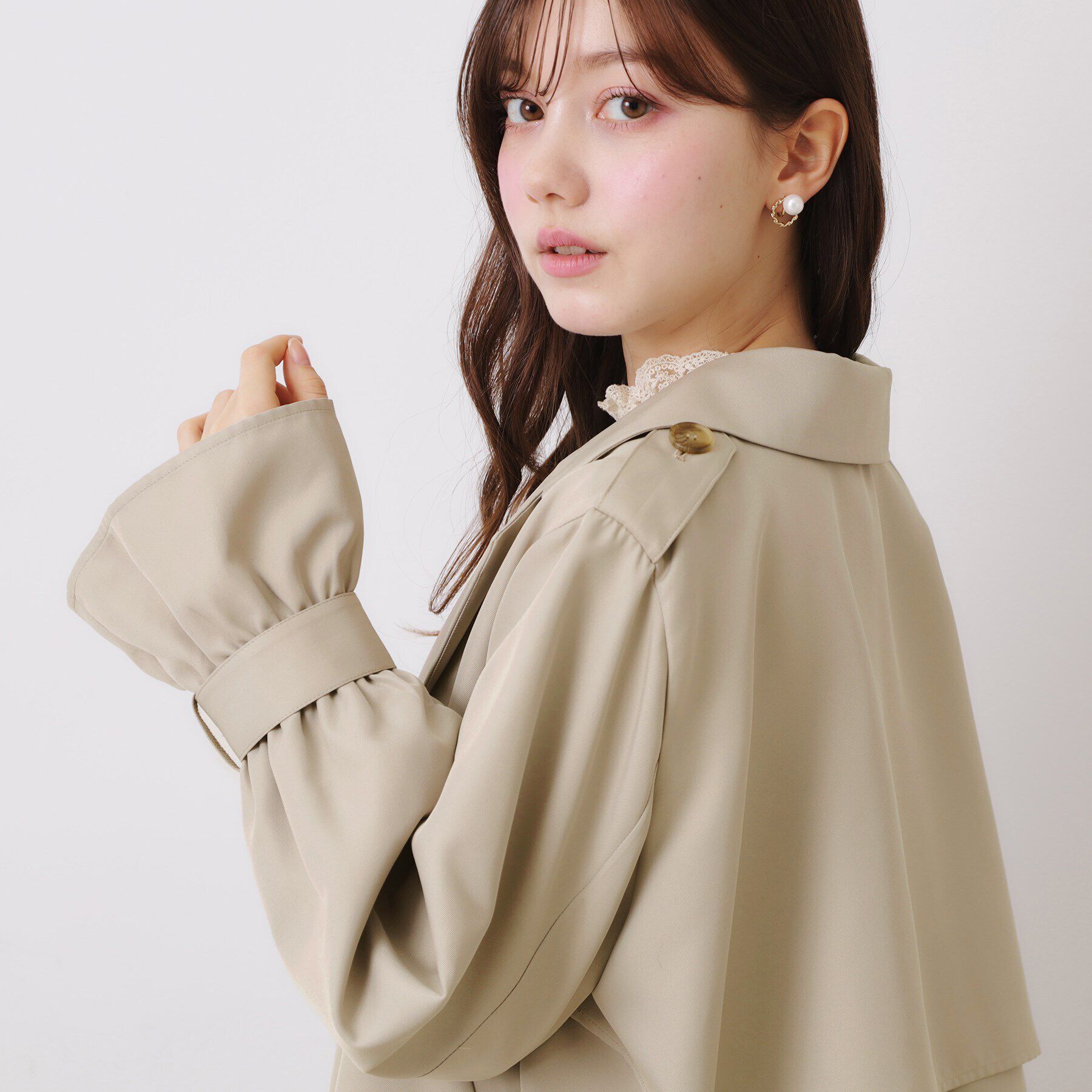 Couture broach「【華やか・主役級】ショートトレンチ」|トレンチコート|