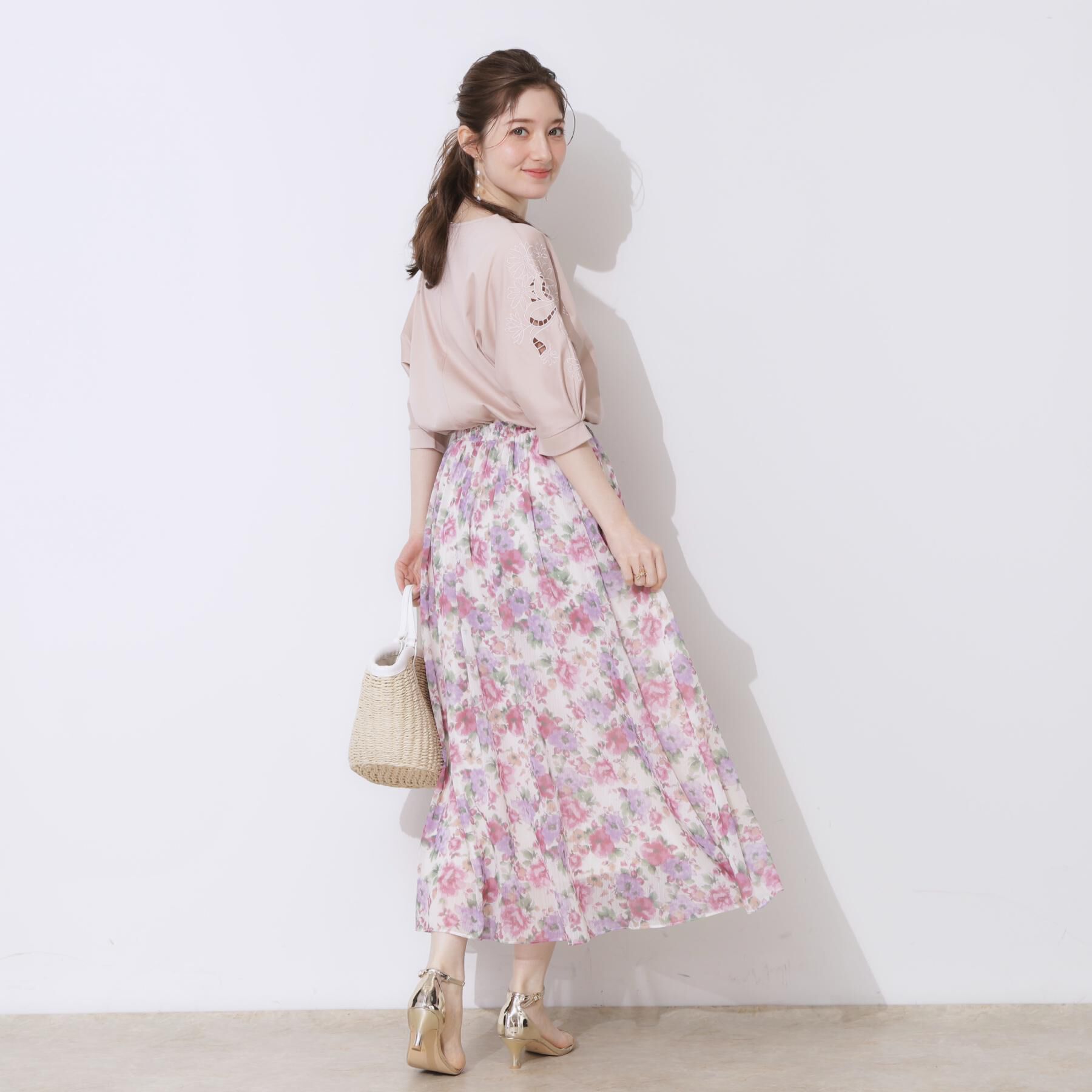 Couture broach「【接触冷感・洗える・UV機能付き・二の腕カバー】デイジー＆リボン エンブロドルマントップス」|Tシャツ・カットソー|