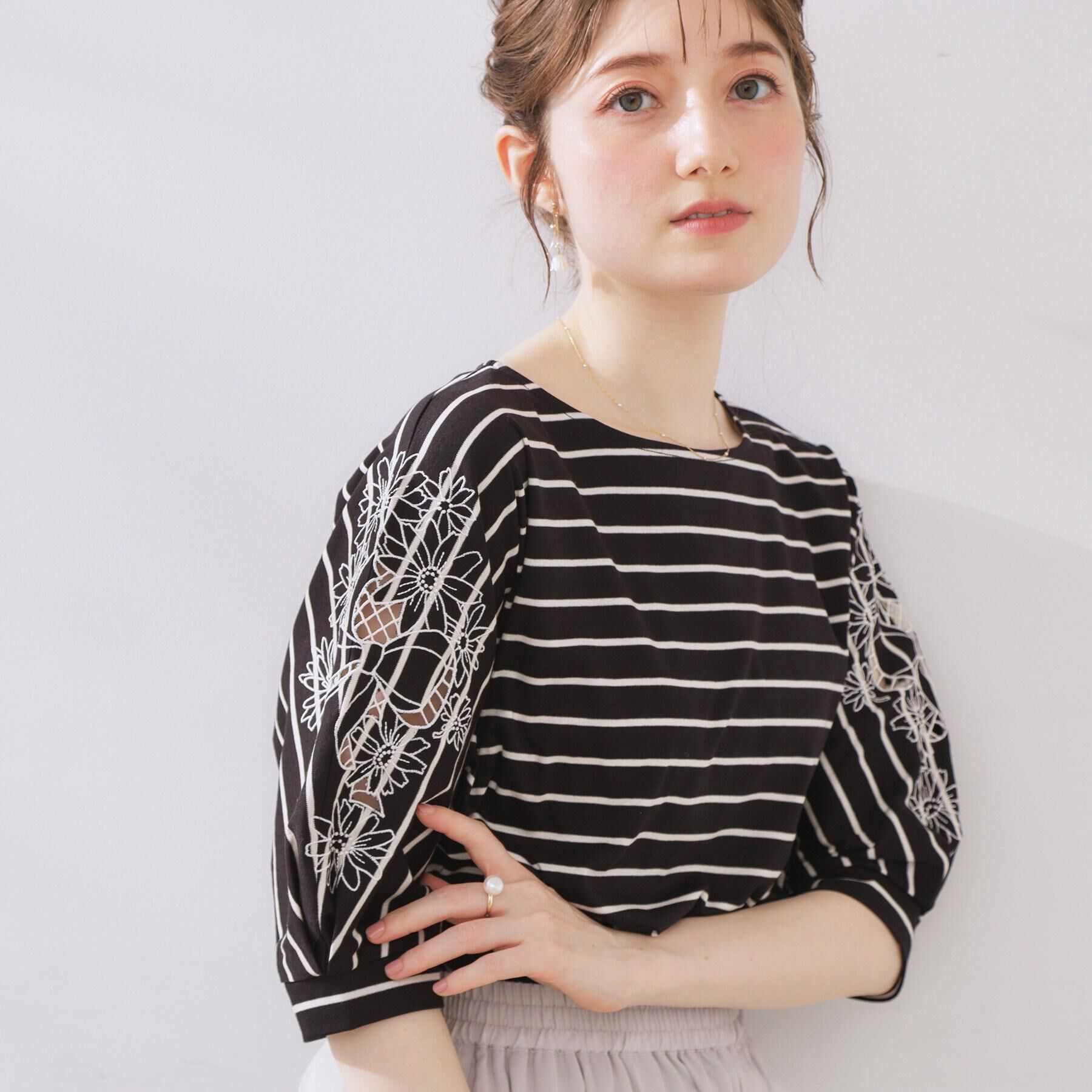 Couture broach「【接触冷感・洗える・UV機能付き・二の腕カバー】デイジー＆リボン エンブロドルマントップス」|Tシャツ・カットソー|