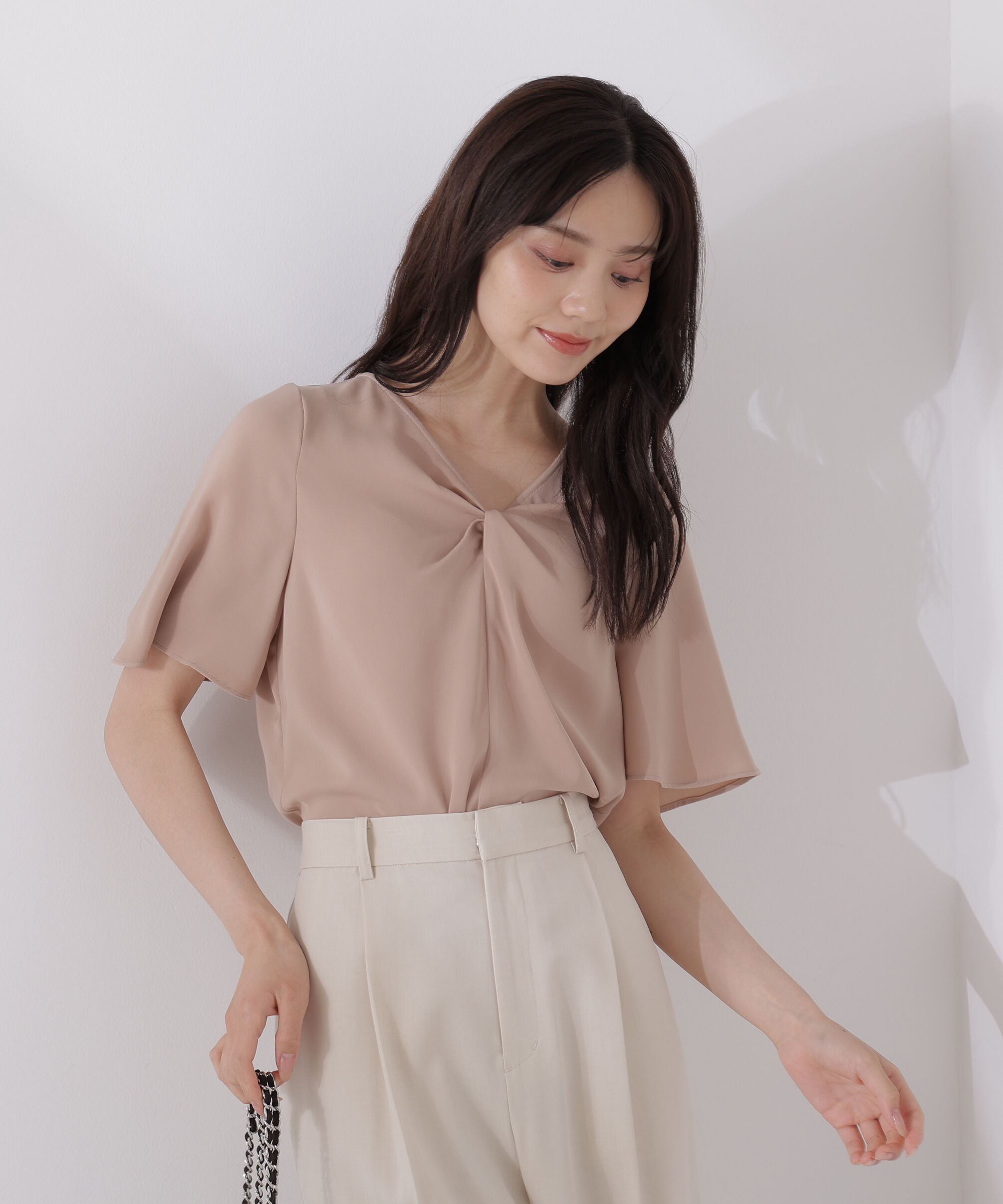 PROPORTION BODY DRESSING「ツイスト半袖ブラウス」|シャツ・ブラウス|キャメル1