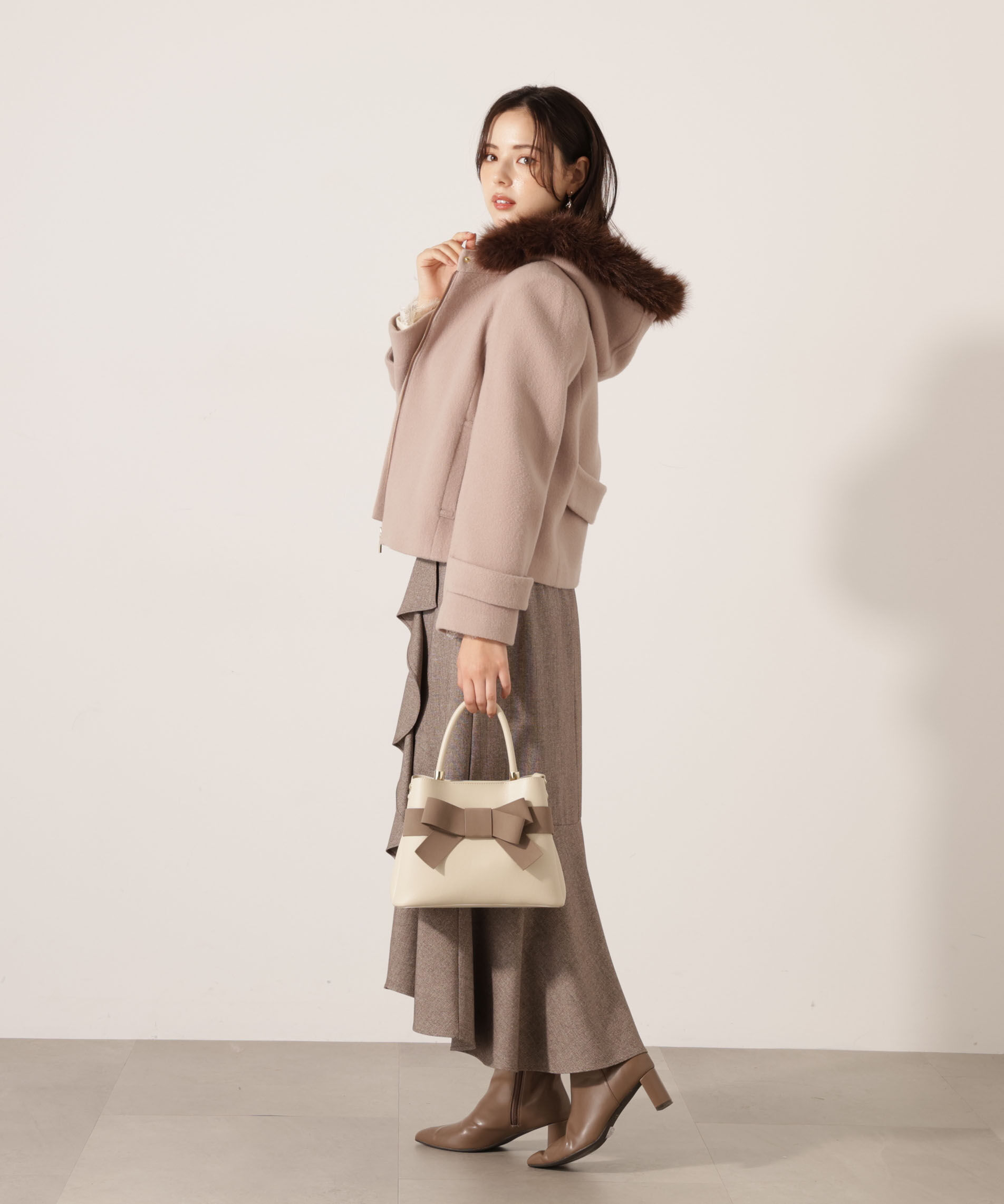 PROPORTION BODY DRESSING「モッサフードフェイクファーショートコート 25AW」|ブルゾン・スタジャン|