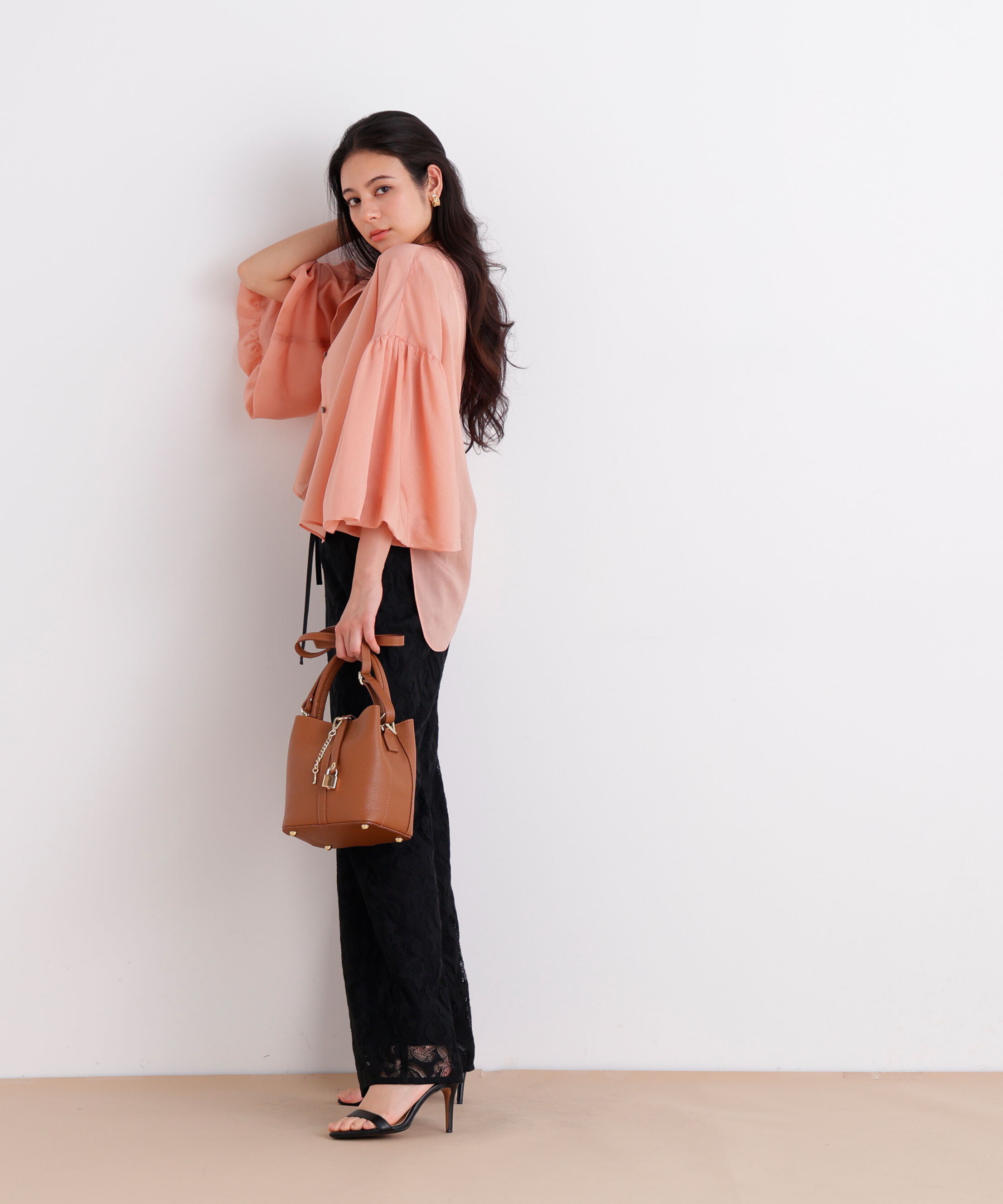  「［美香さん着用］ギャザーバルーンスリーブブラウス」|シャツ・ブラウス|