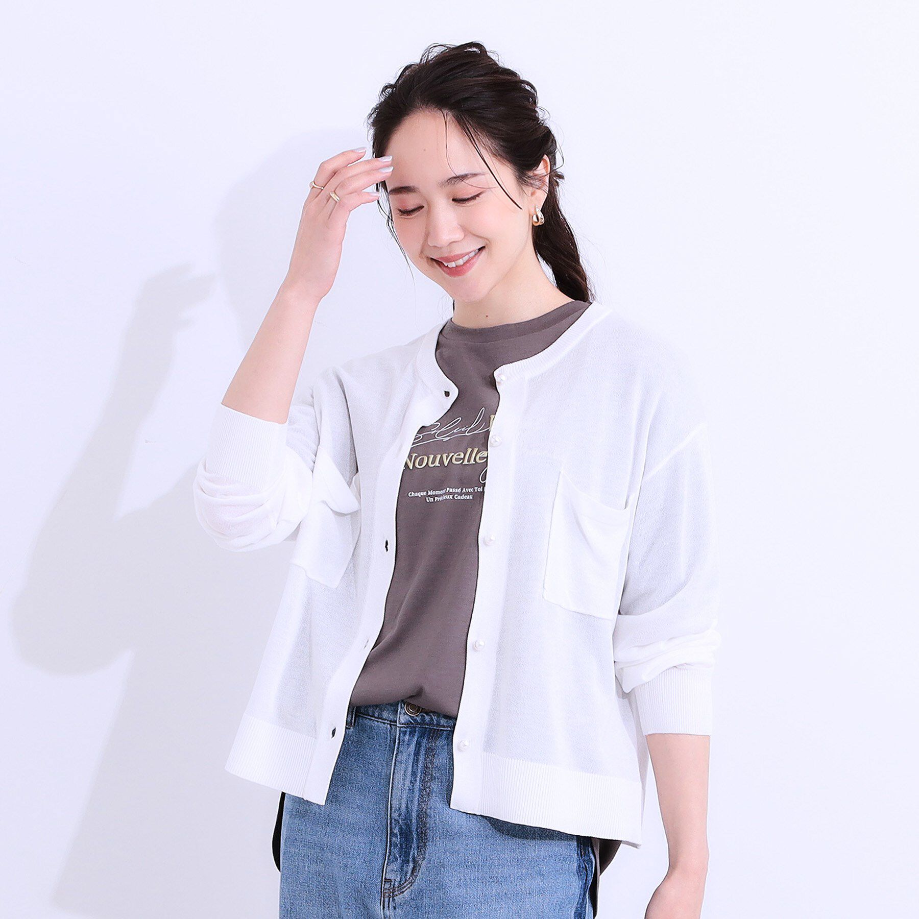 SHOO･LA･RUE「【洗える/ひんやり】パール調ボタンが目を惹く シアーニットカーディガン」|カーディガン|