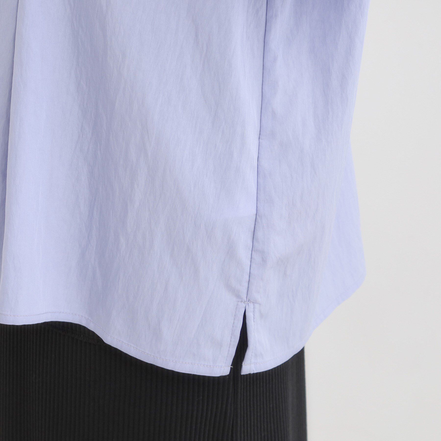 SHOO･LA･RUE「【S-LL/通勤スタイルにも】ウエストタックで程よくシェイプ 大人の上品ブラウス」|シャツ・ブラウス|