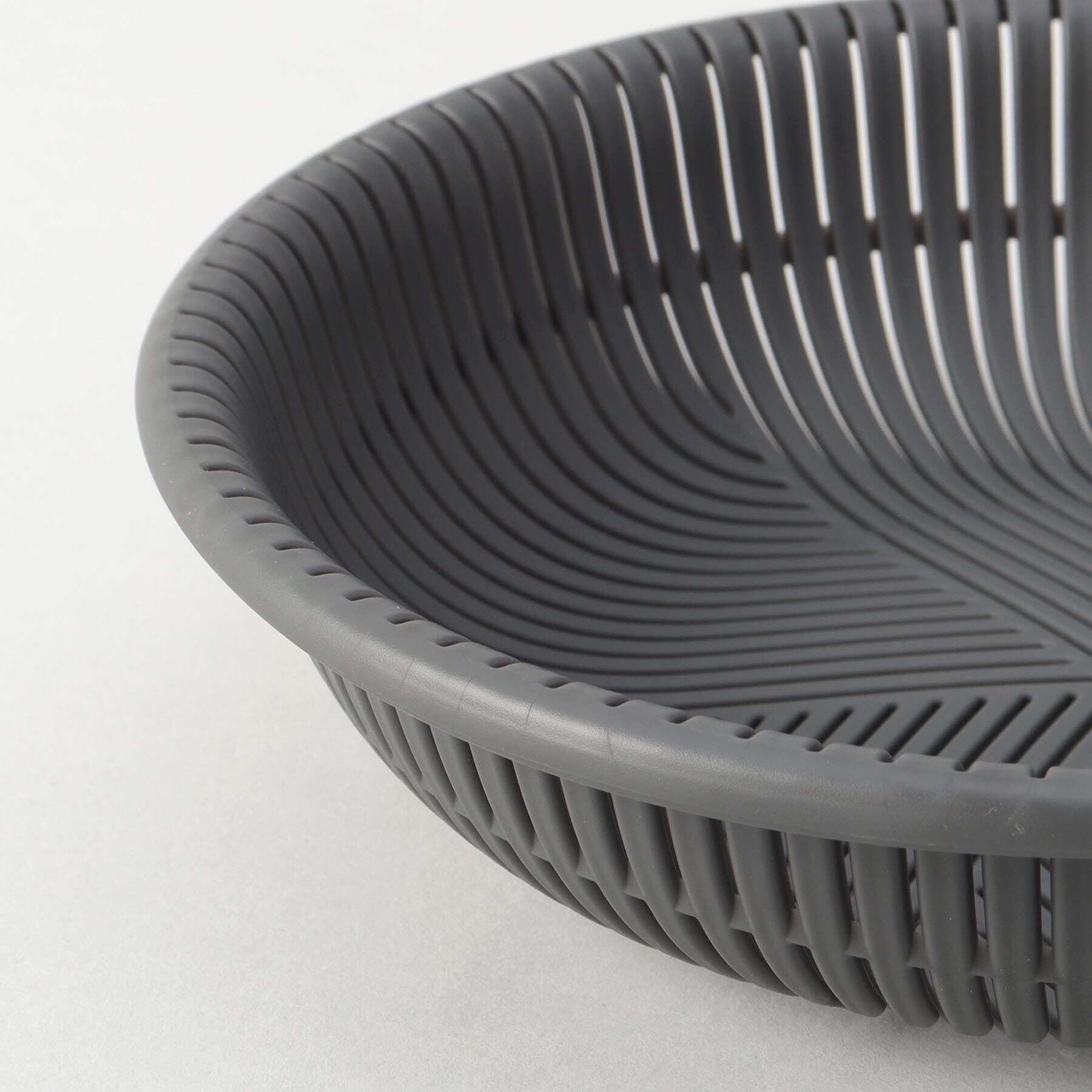 212 KITCHEN STORE「きほんの道具 ザルボウル21cm DGY ＜marna マーナ＞」|食器・キッチングッズ|