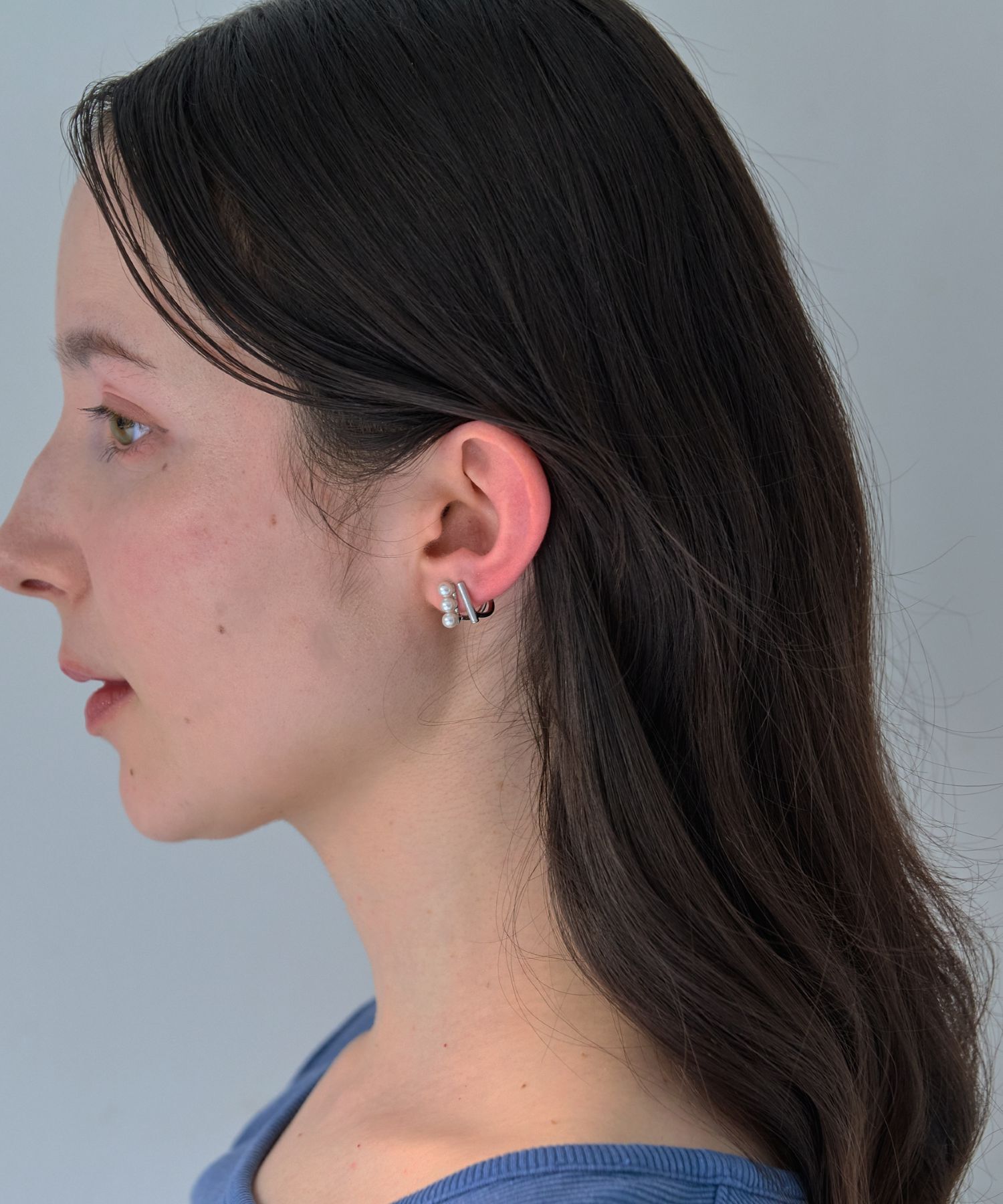 Phoebe「【痛くないシリーズ/金属アレルギー対応】ダブルデコレイトパールライトフィットイヤリング　シルバー」|イヤリング|