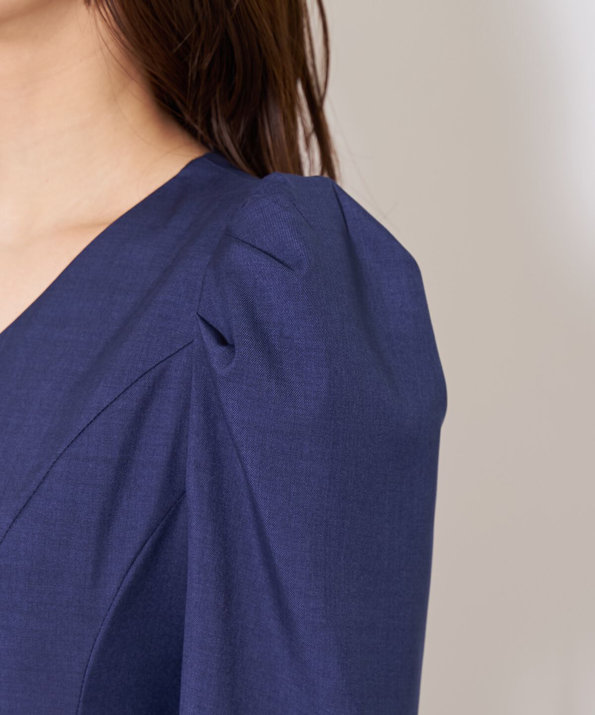 アンドクチュール「Vネックパフスリーブワンピース」|ワンピース|