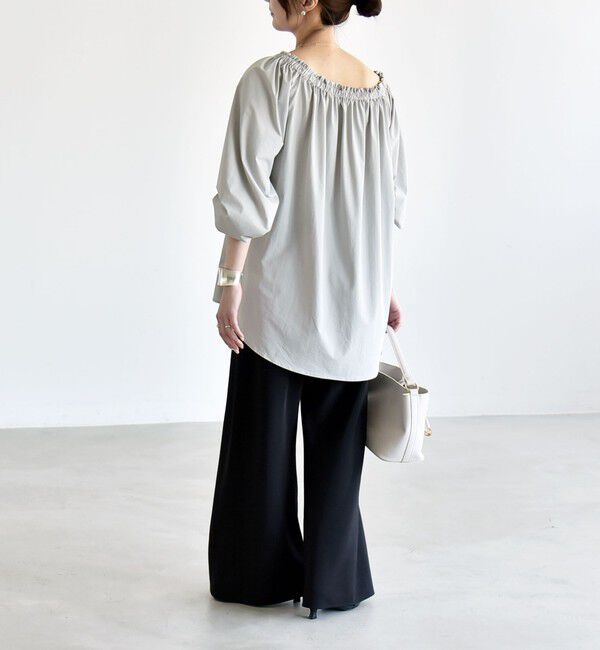 quaranciel「《予約》quaranciel:〈接触冷感/UVカット/撥水加工〉ギャザー オフショル ラッシュガード ブラウス」|シャツ・ブラウス|