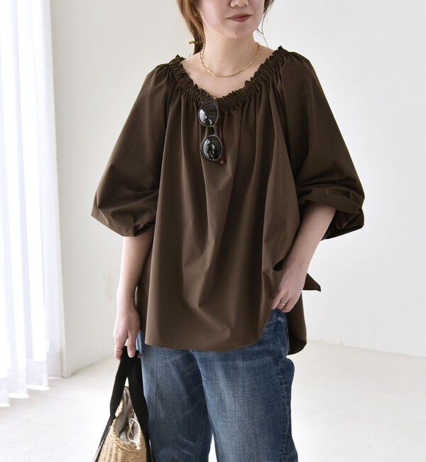 quaranciel「《予約》quaranciel:〈接触冷感/UVカット/撥水加工〉ギャザー オフショル ラッシュガード ブラウス」|シャツ・ブラウス|