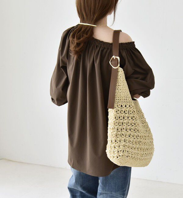 quaranciel「《予約》quaranciel:〈接触冷感/UVカット/撥水加工〉ギャザー オフショル ラッシュガード ブラウス」|シャツ・ブラウス|